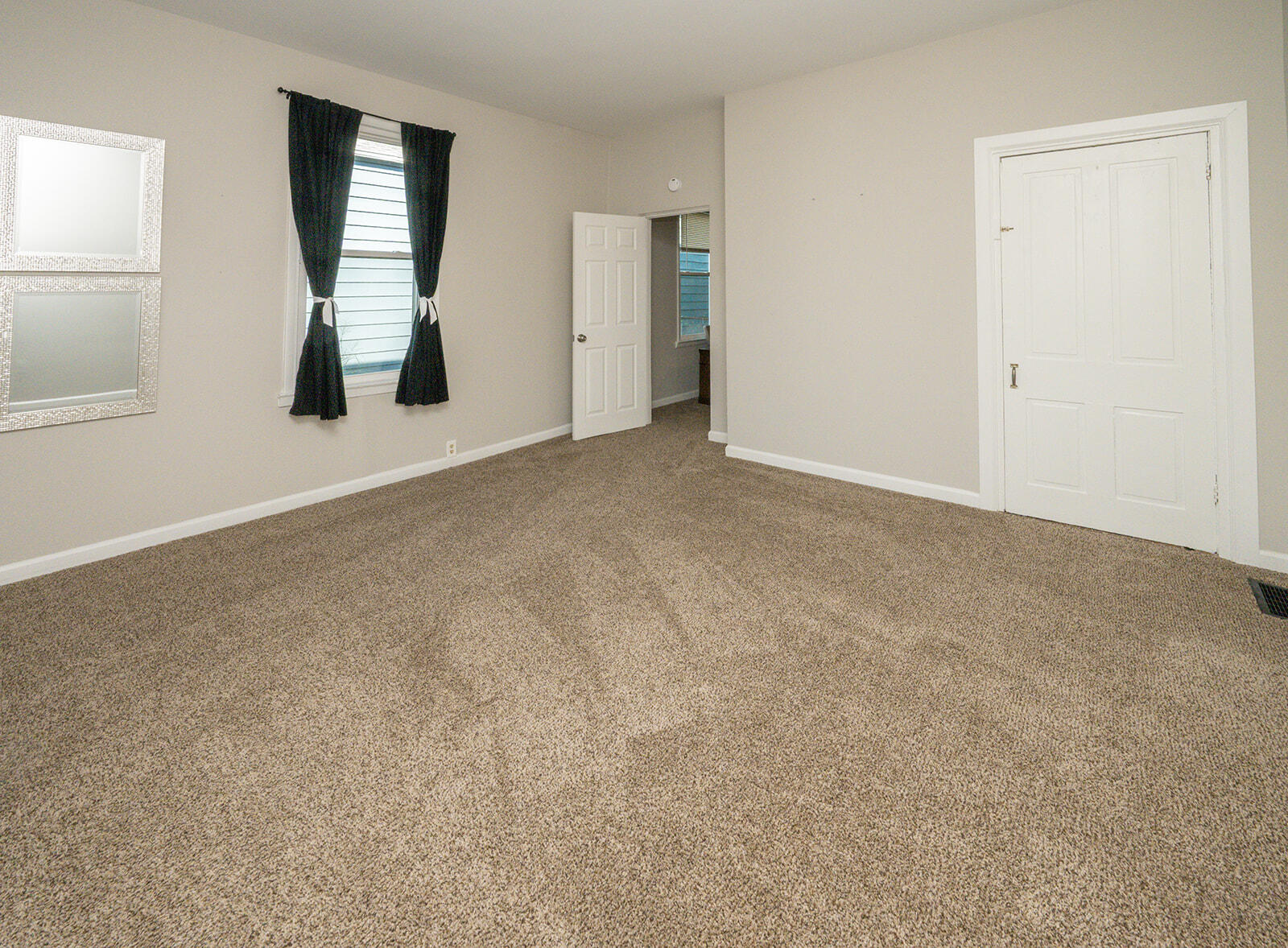 230 W 9th Street Property Photo 19