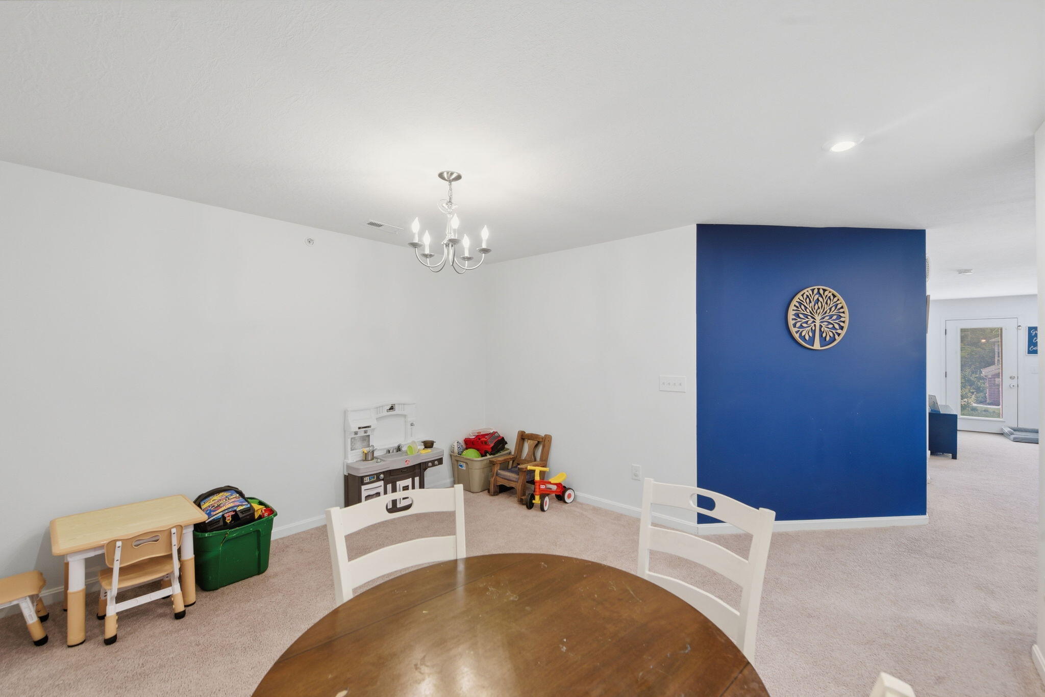 7610 Woodhaven Court Property Photo 14