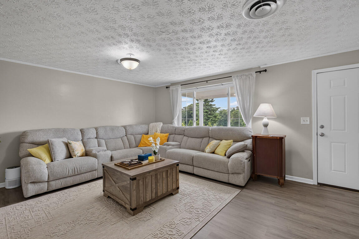 11467 Eagle View Property Photo 7
