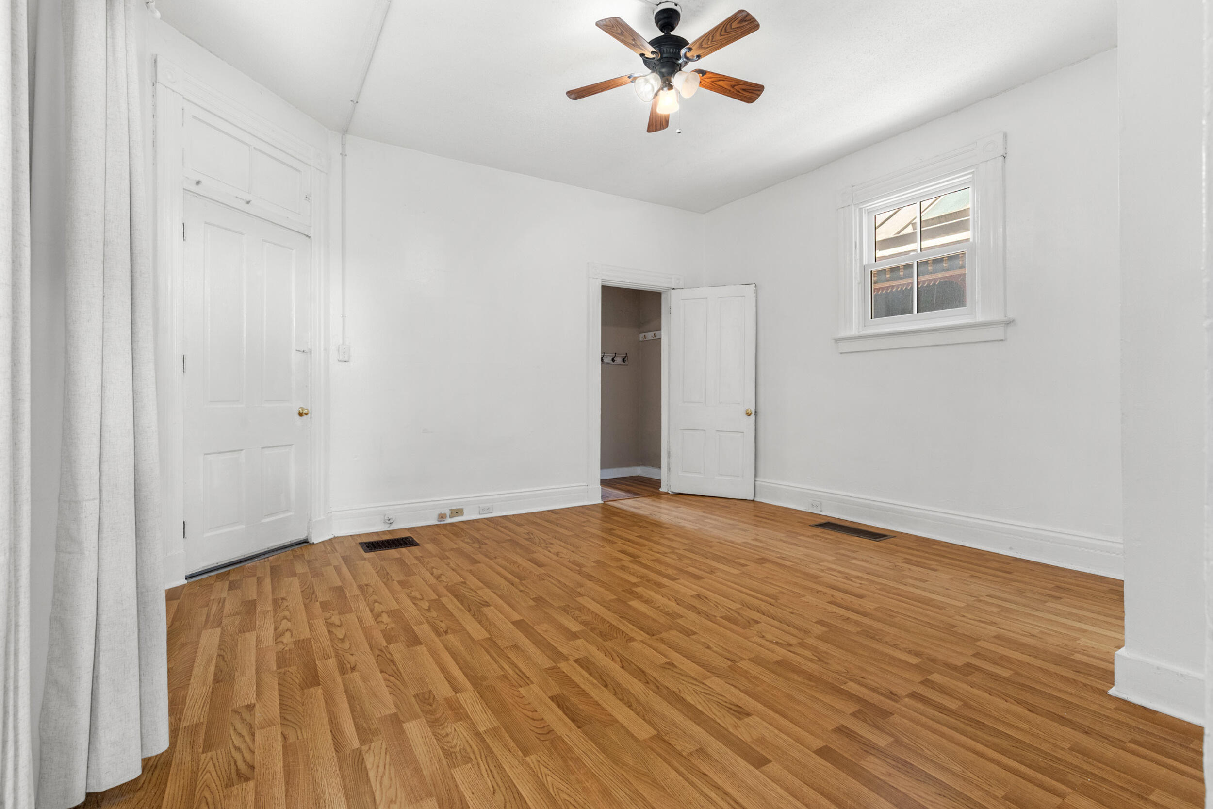 525 Overton Street Property Photo 6
