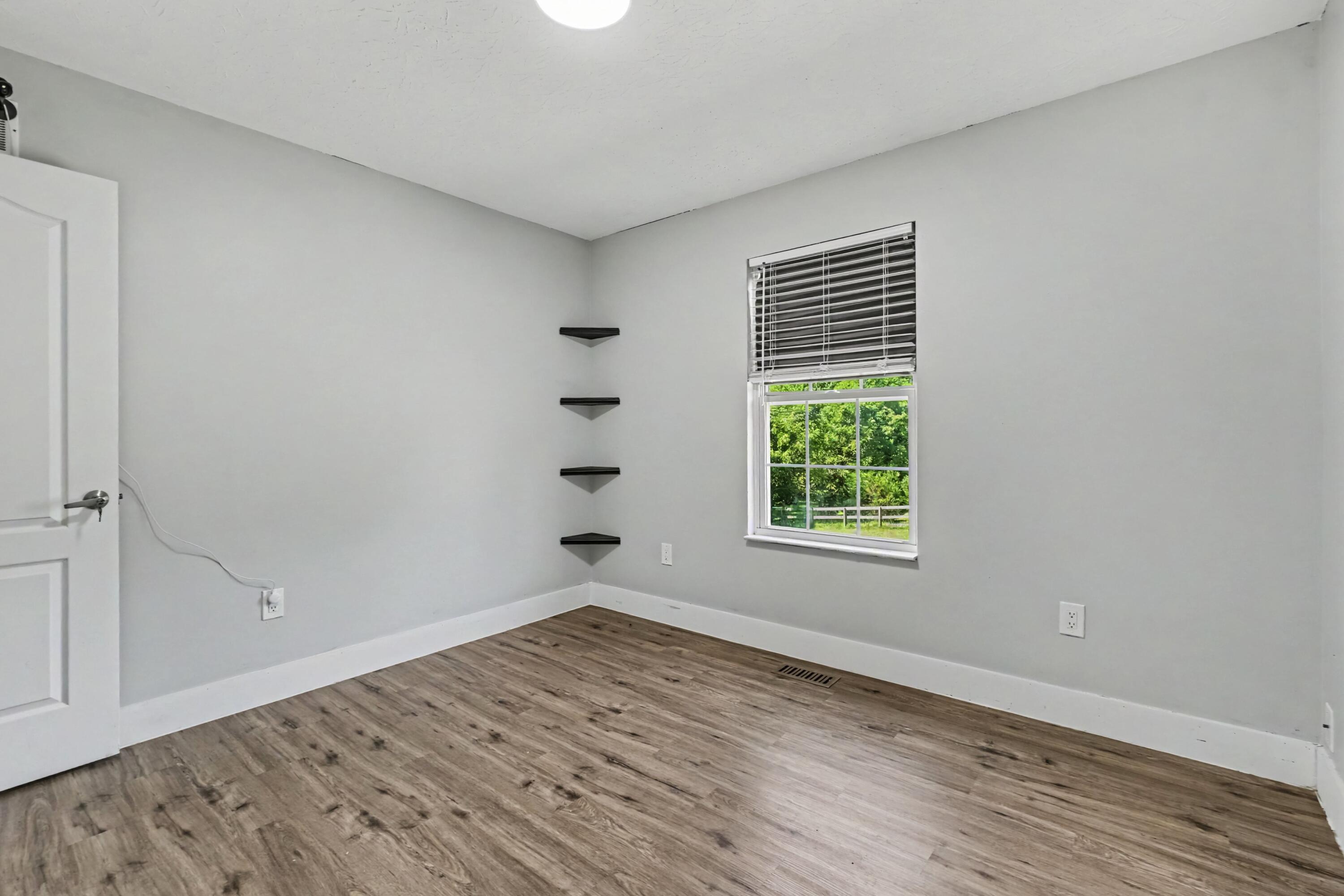 582 Berlander Drive Property Photo 8