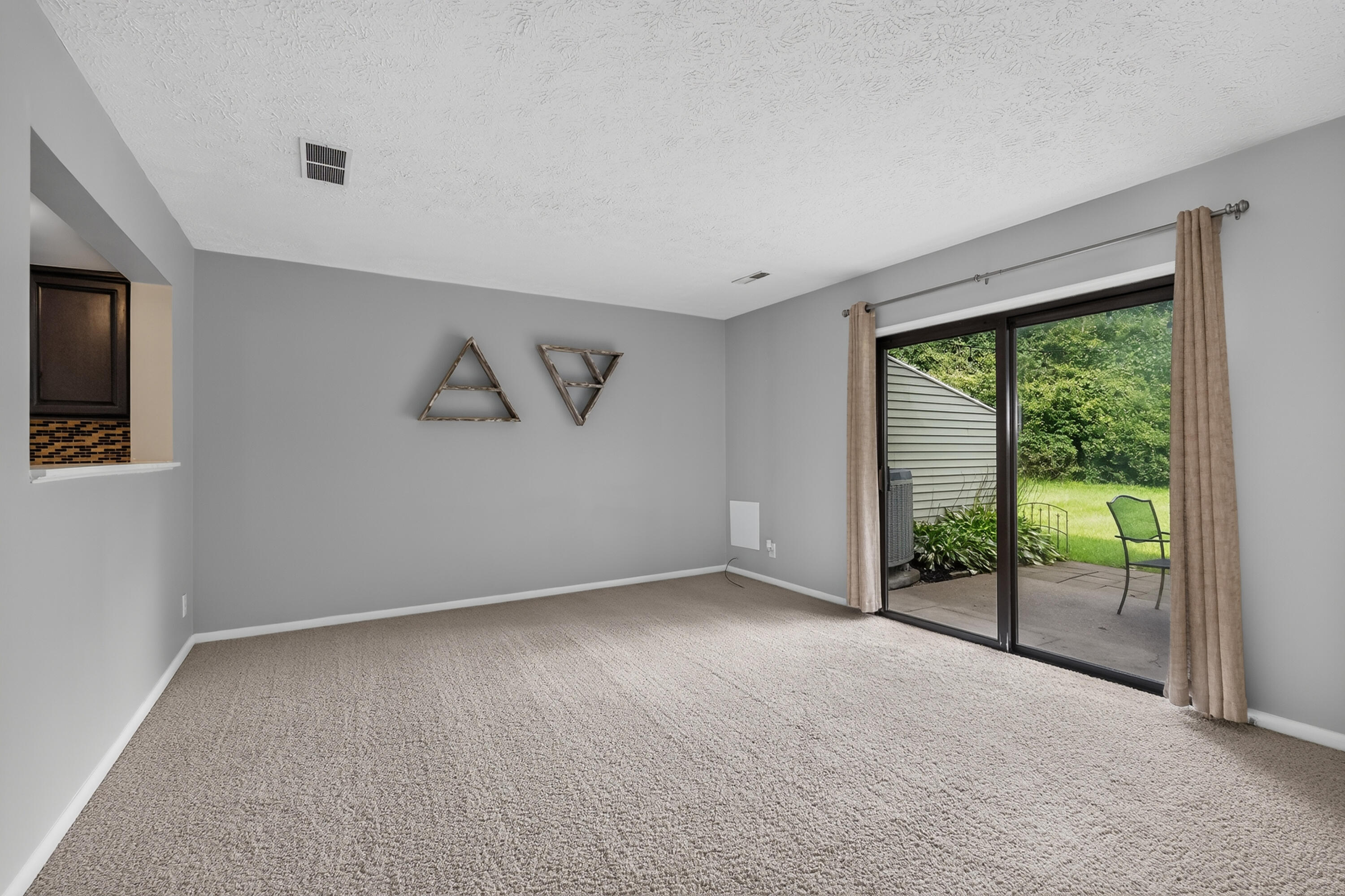 2426 Palmeadow Drive Property Photo 10