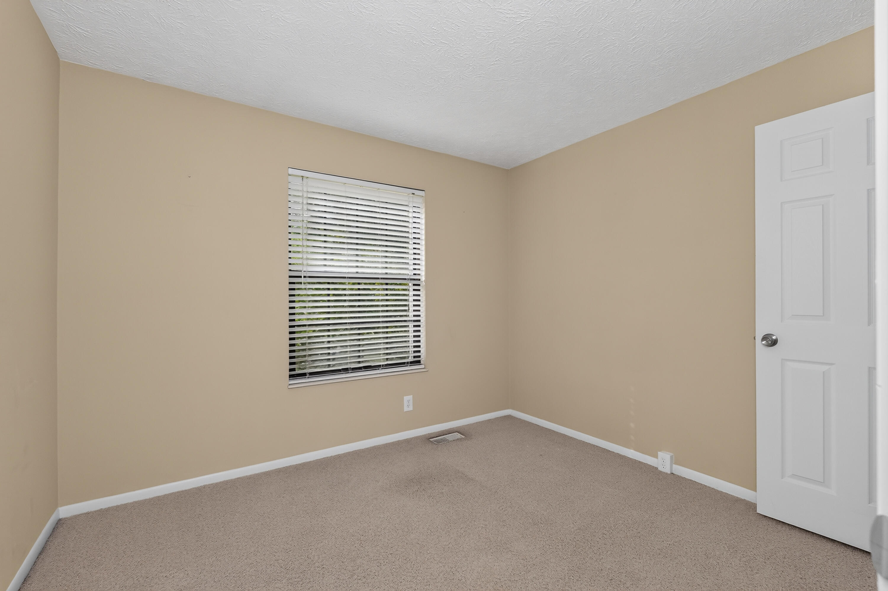 2426 Palmeadow Drive Property Photo 13