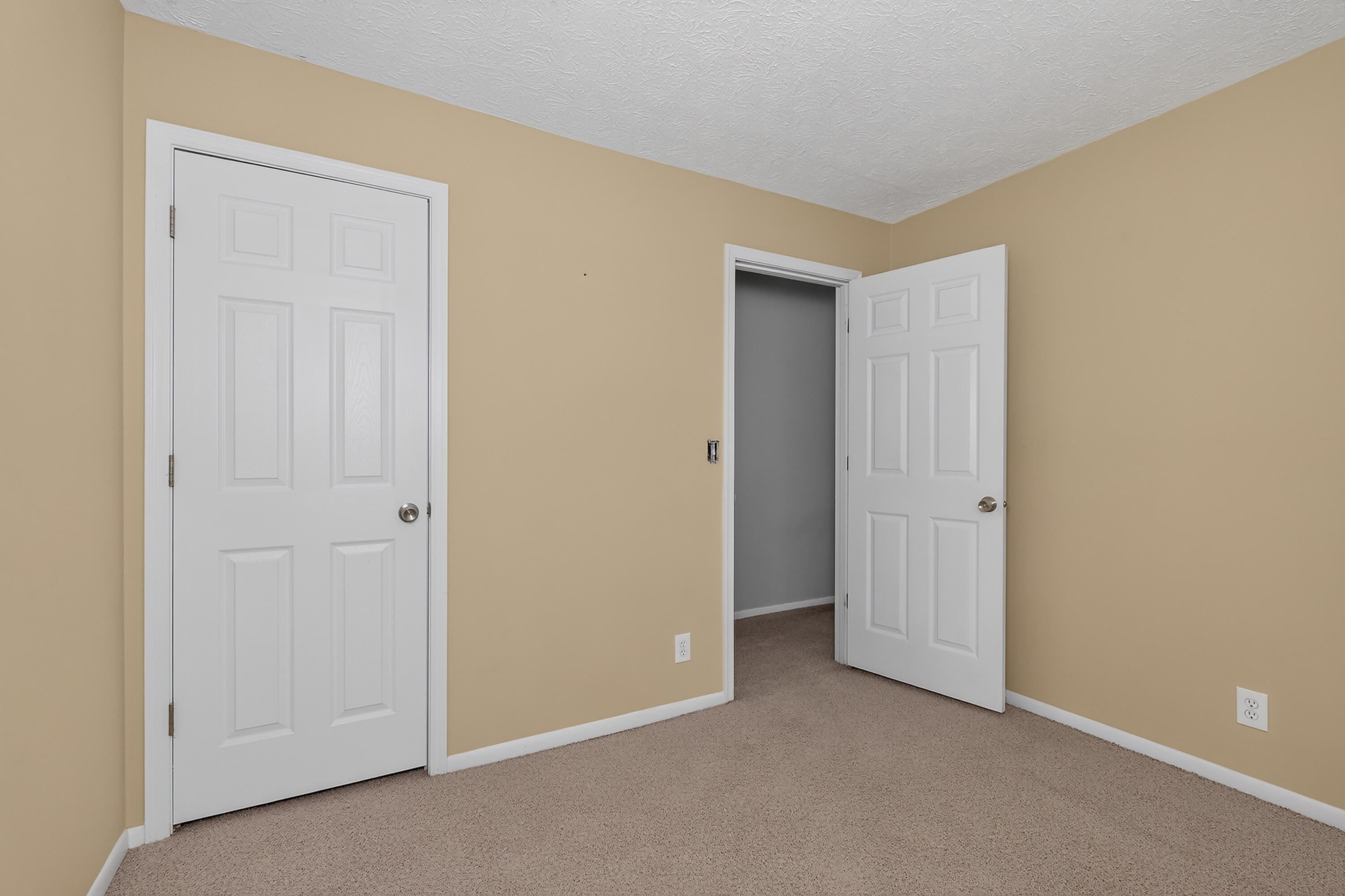 2426 Palmeadow Drive Property Photo 14