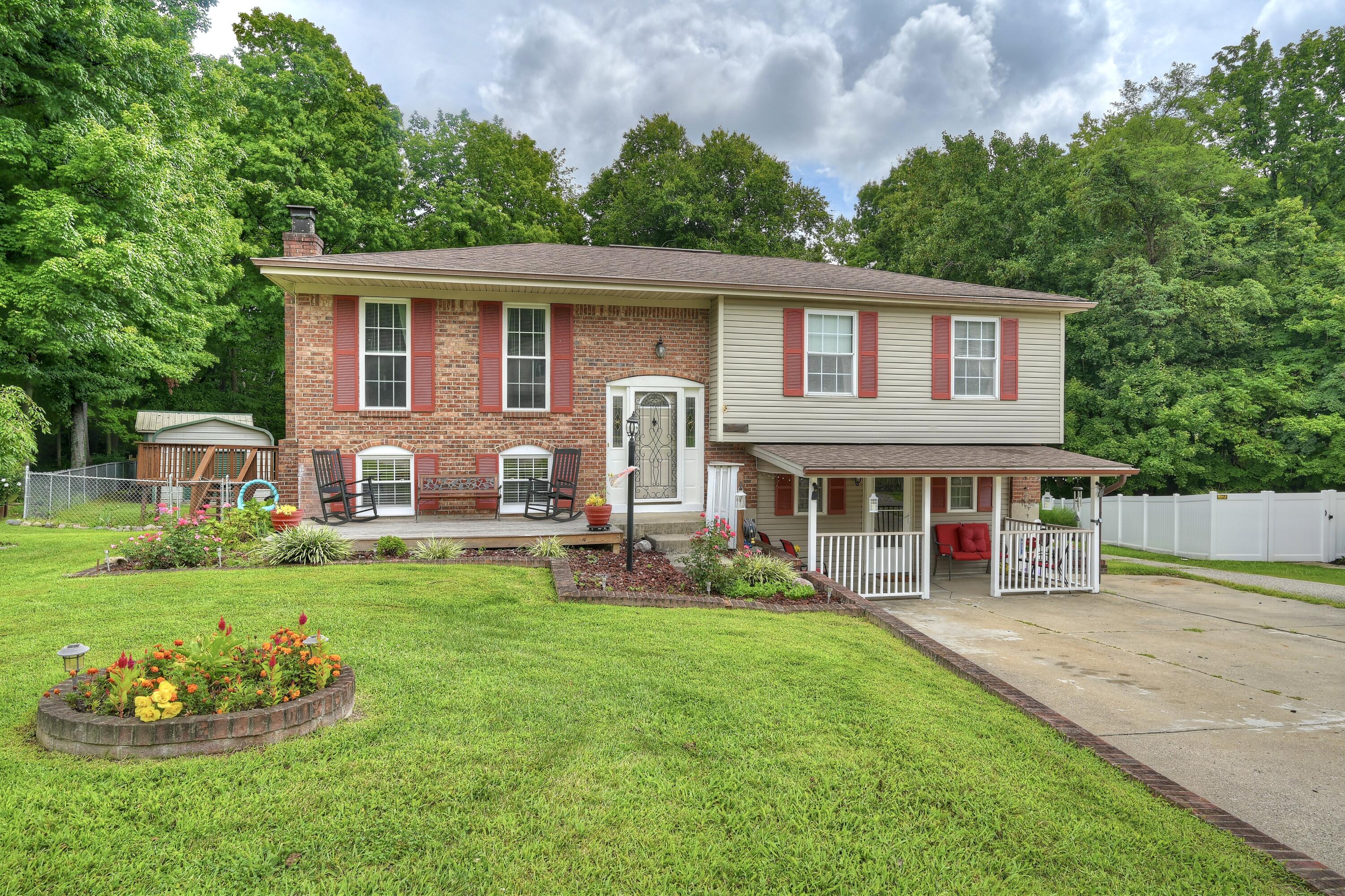 4272 Catalpa Drive Property Photo 1