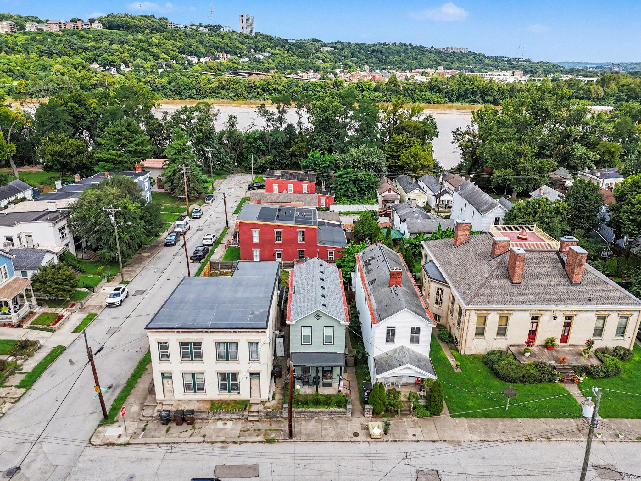 250 Forest Avenue Property Photo 3