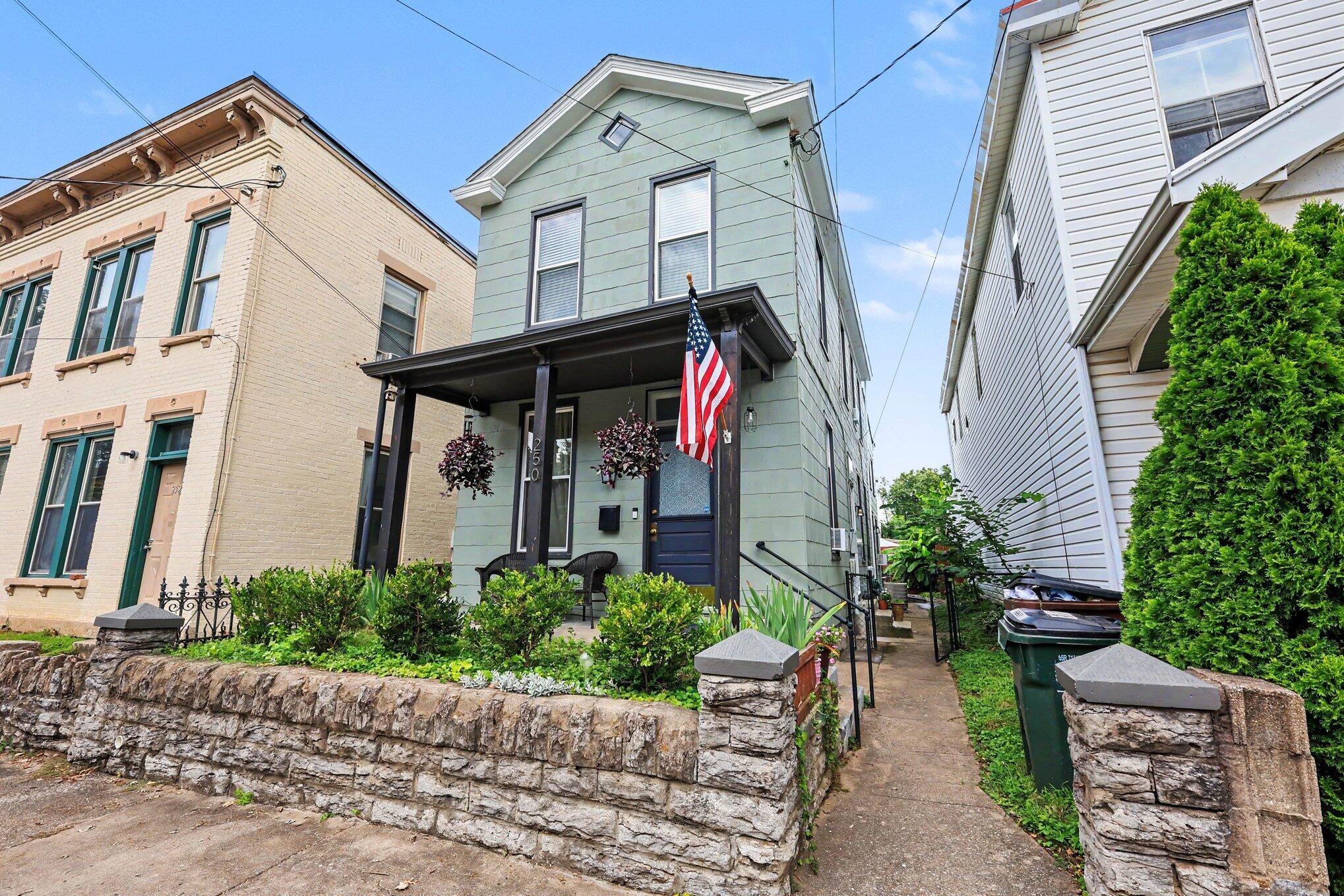 250 Forest Avenue Property Photo 6