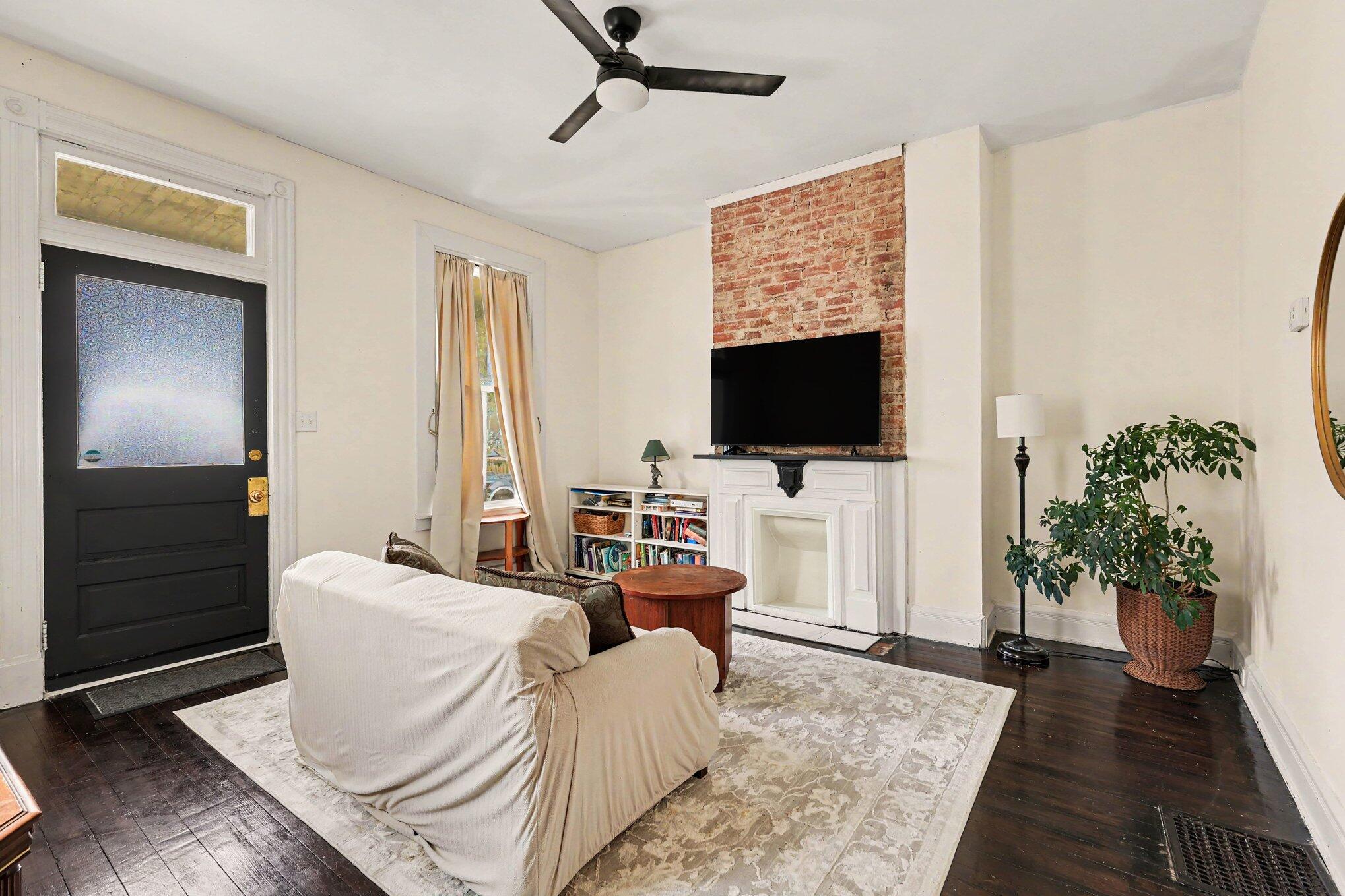 250 Forest Avenue Property Photo 9