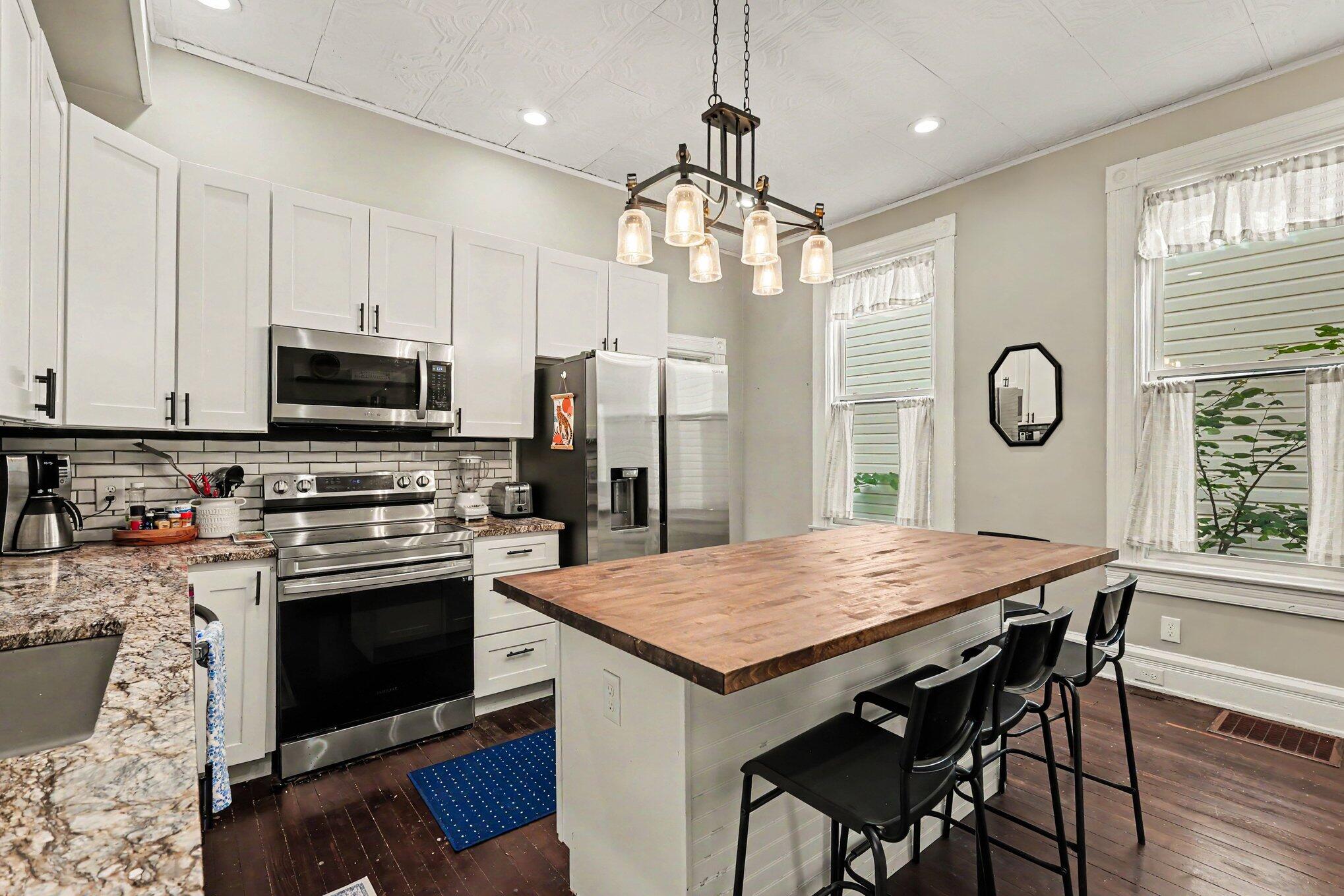 250 Forest Avenue Property Photo 18