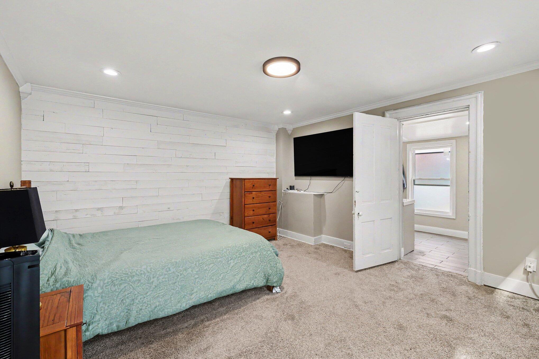 250 Forest Avenue Property Photo 21