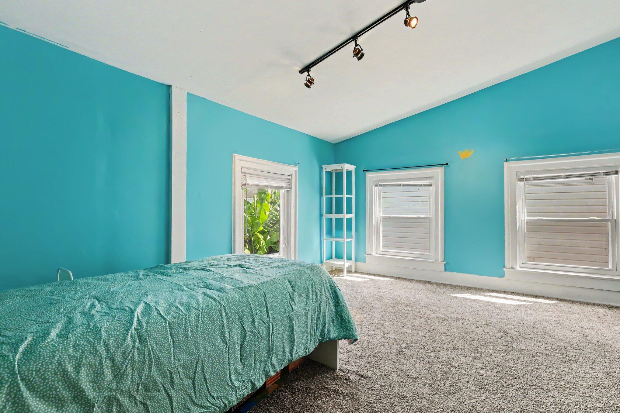 250 Forest Avenue Property Photo 26