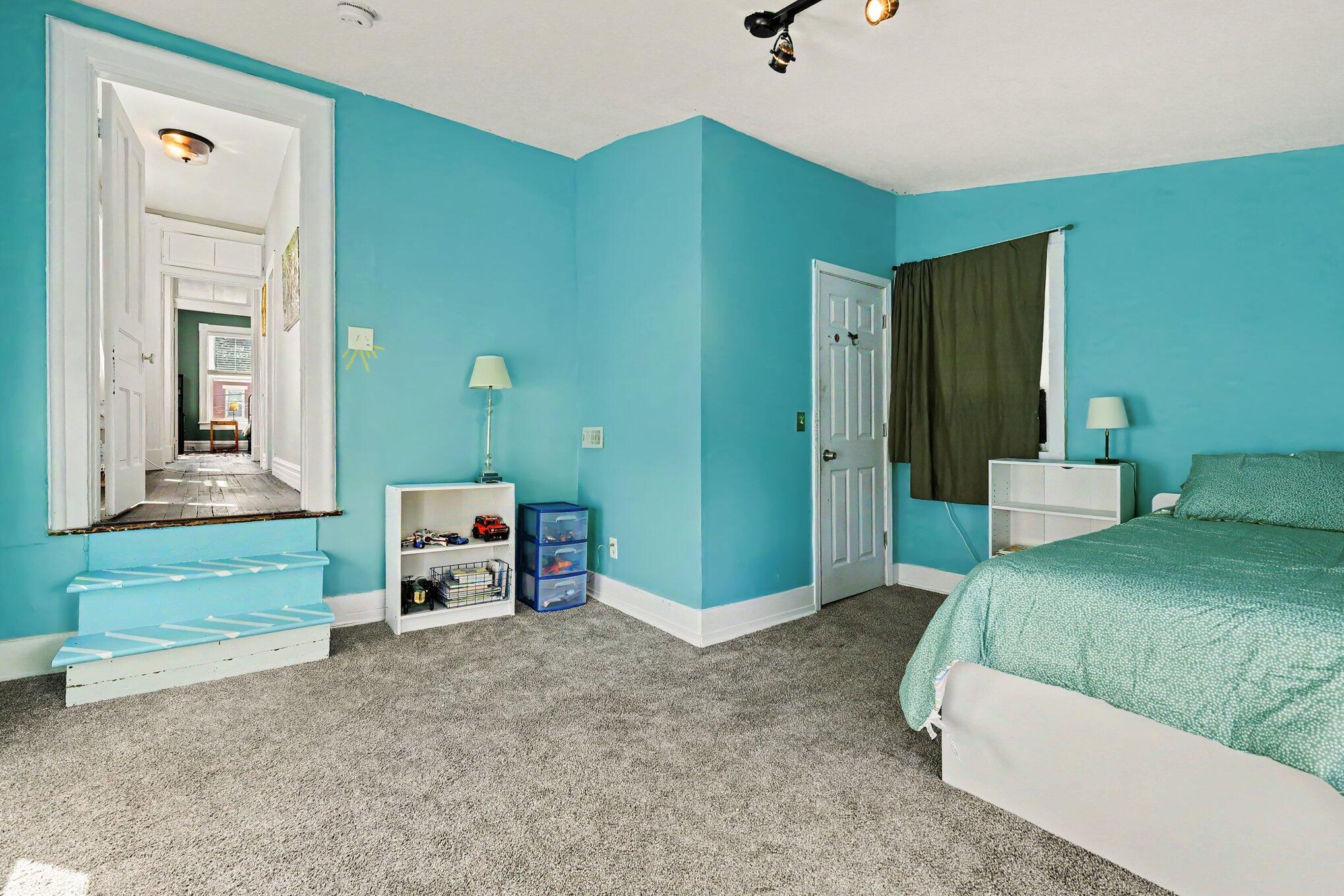 250 Forest Avenue Property Photo 27