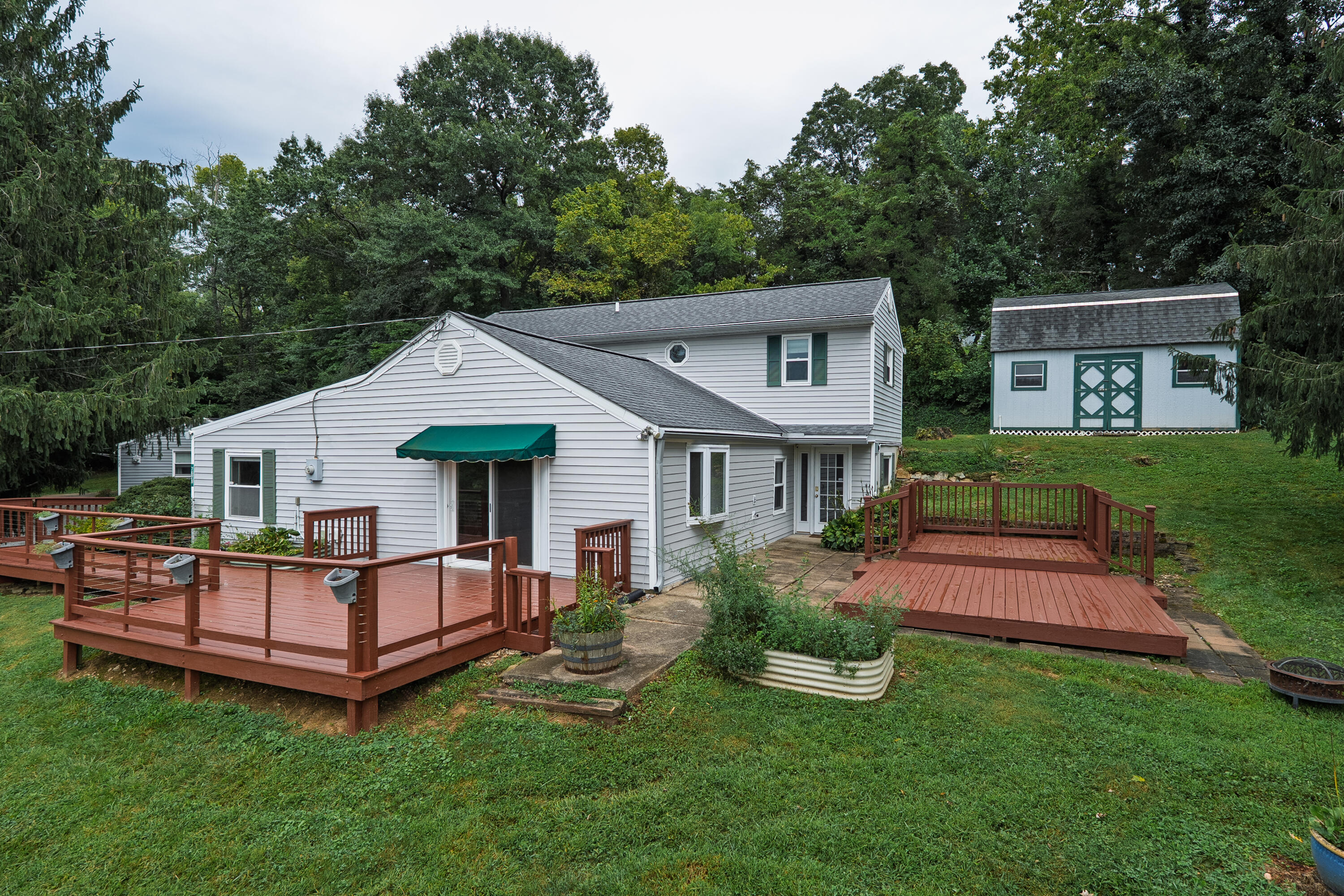 7629 Dietz Lane Property Photo 1