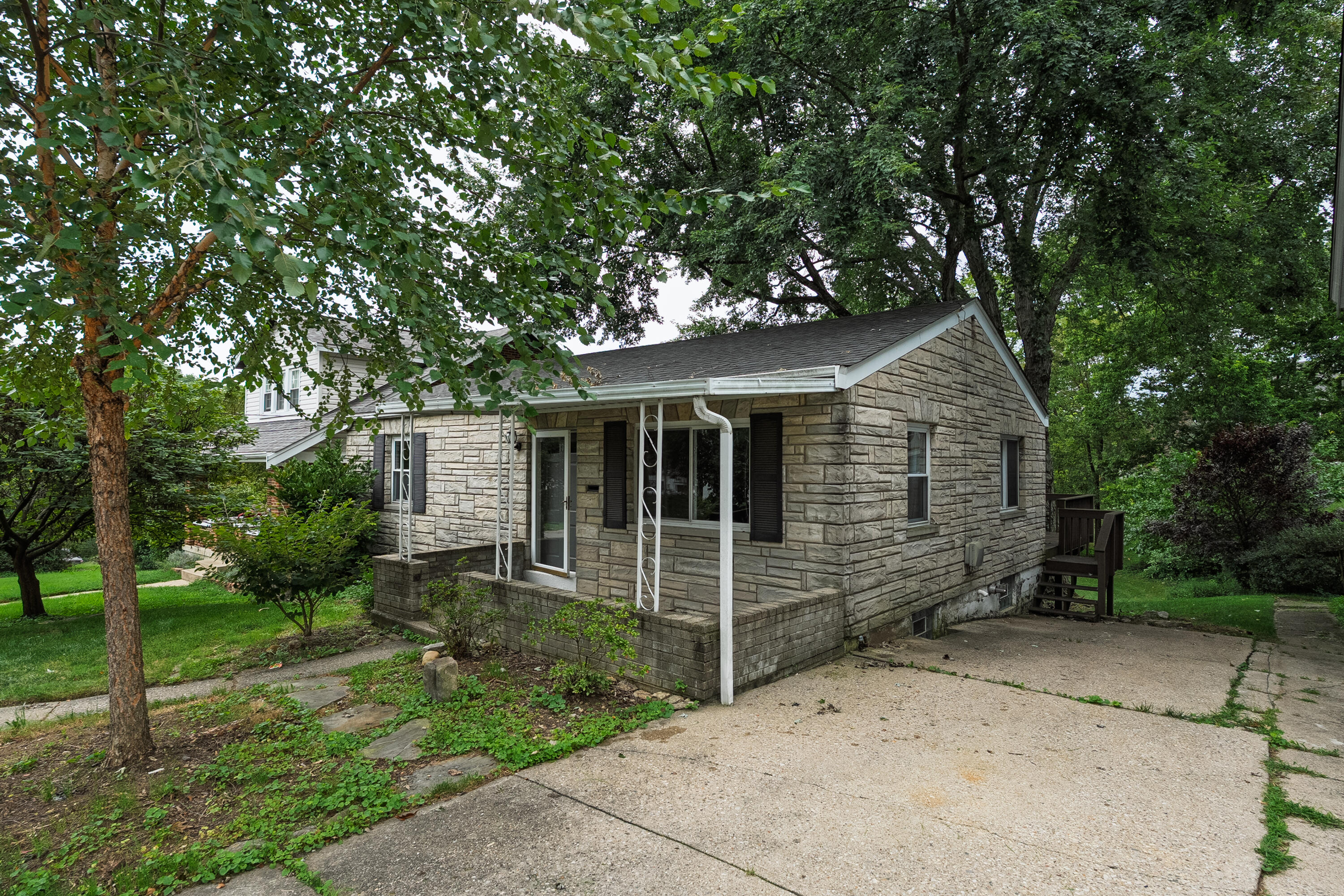 13 Anthony Lane Property Photo 18