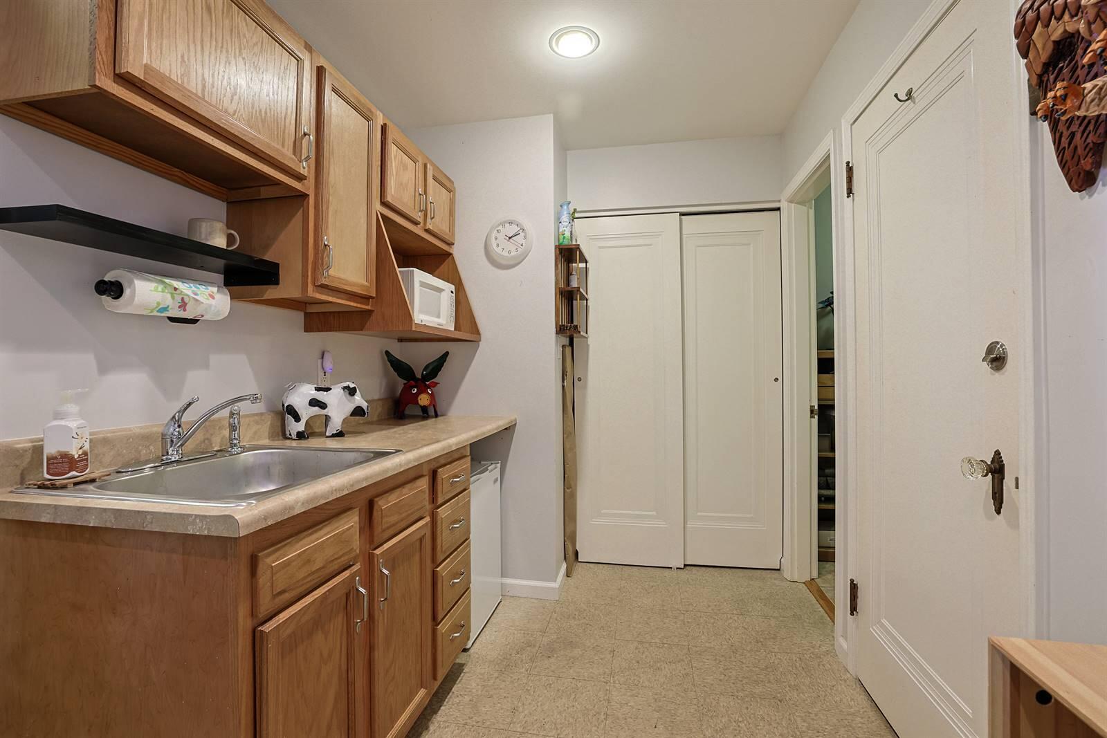 609 6th Avenue Property Photo 19