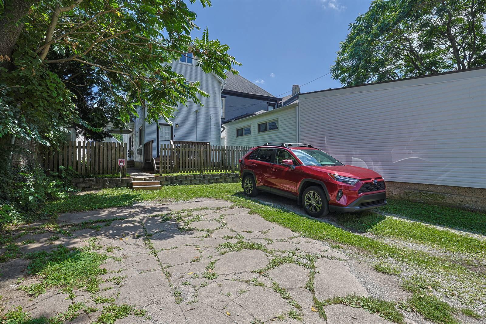 609 6th Avenue Property Photo 28