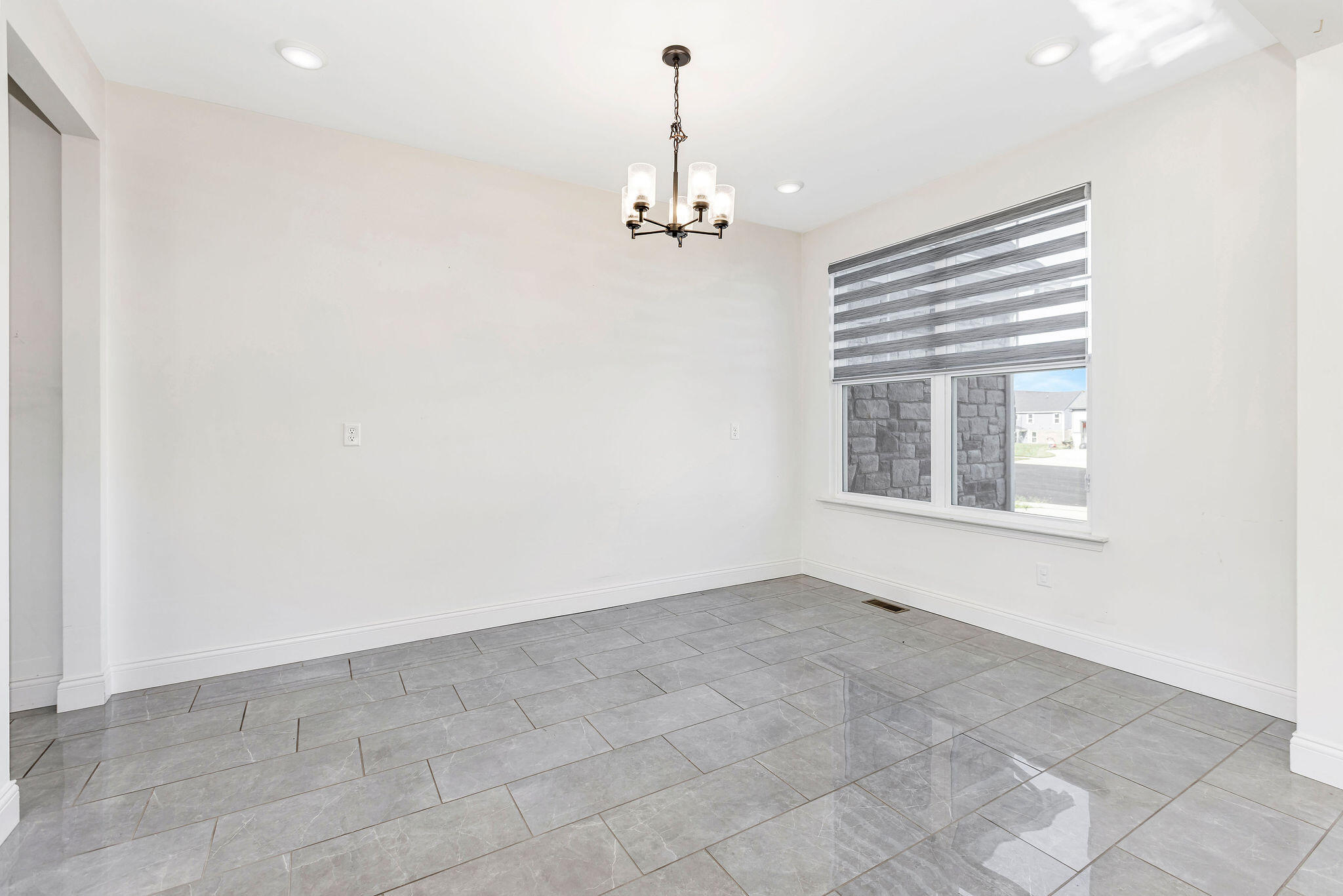 1212 Adison Ridge Property Photo 4