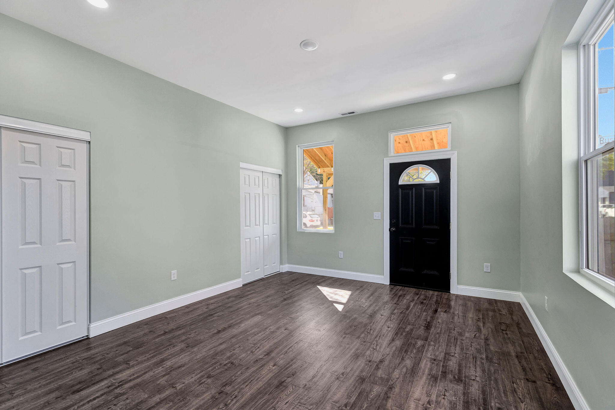 1302 Russell Street Property Photo 4