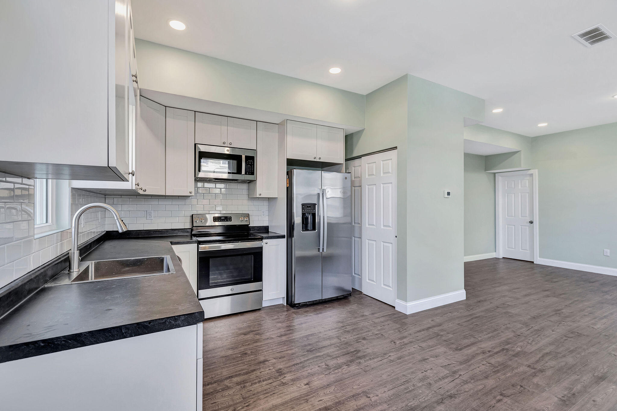 1302 Russell Street Property Photo 14