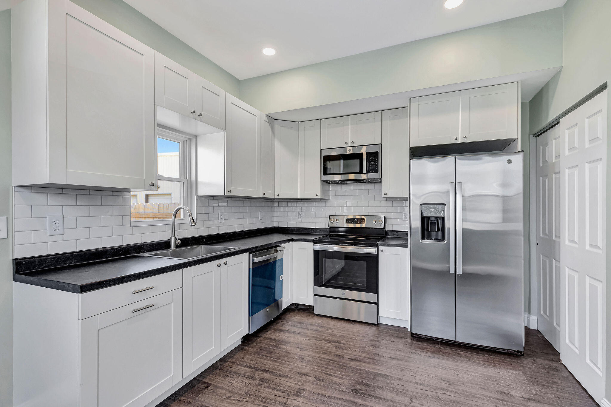 1302 Russell Street Property Photo 15