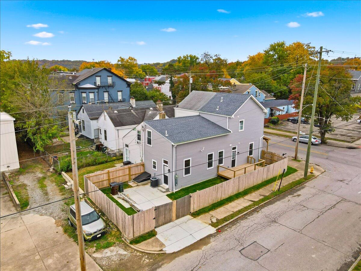 1302 Russell Street Property Photo 38