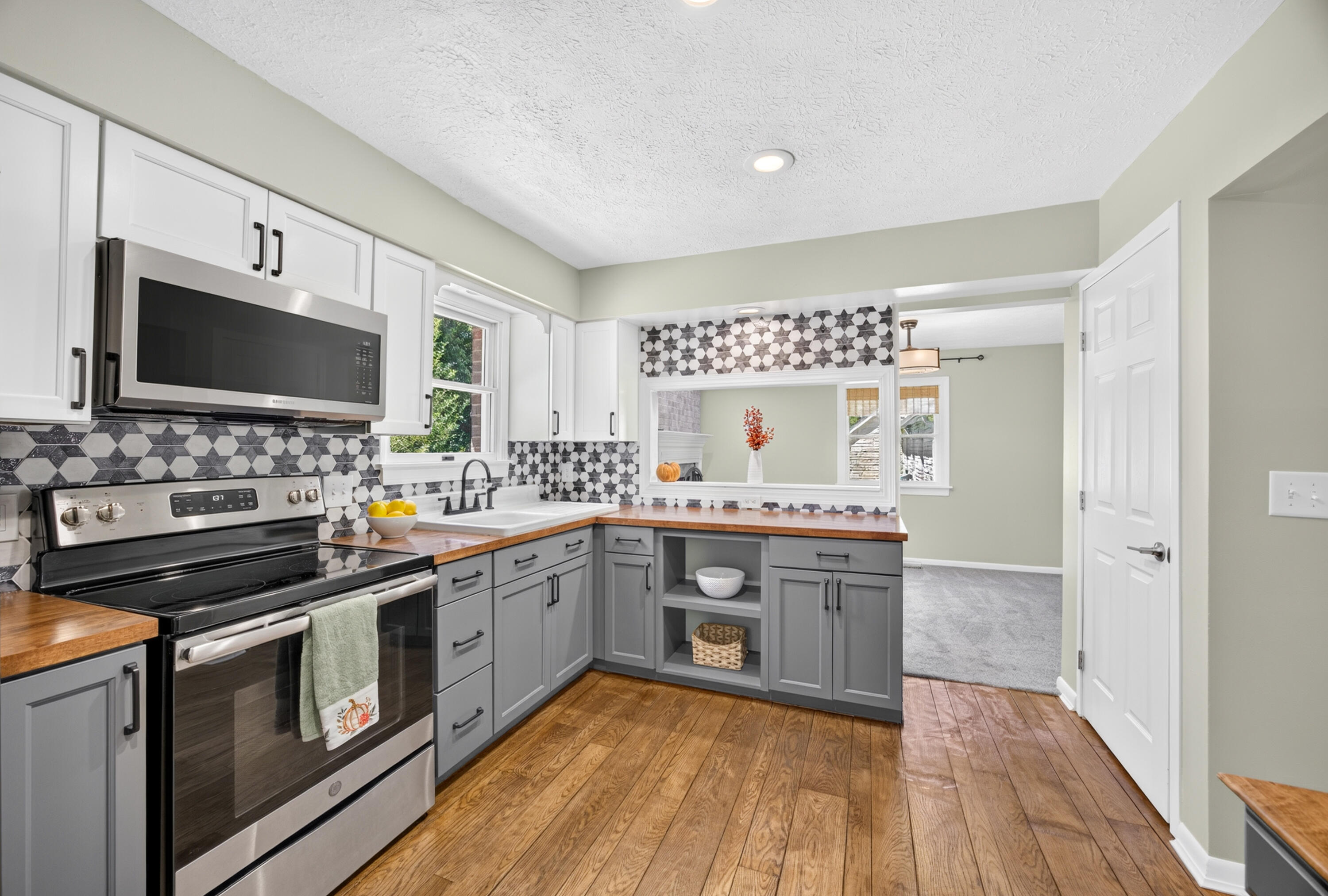 15 Price Avenue Property Photo 14