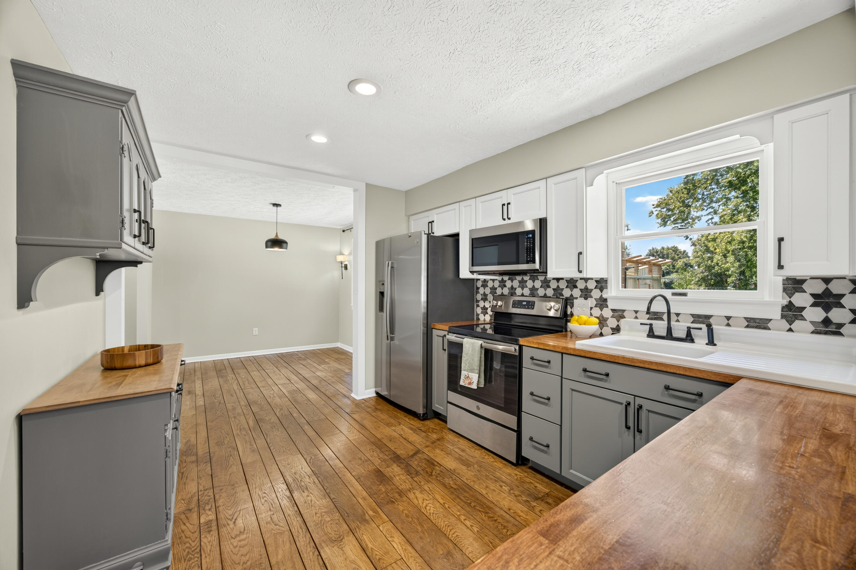 15 Price Avenue Property Photo 17