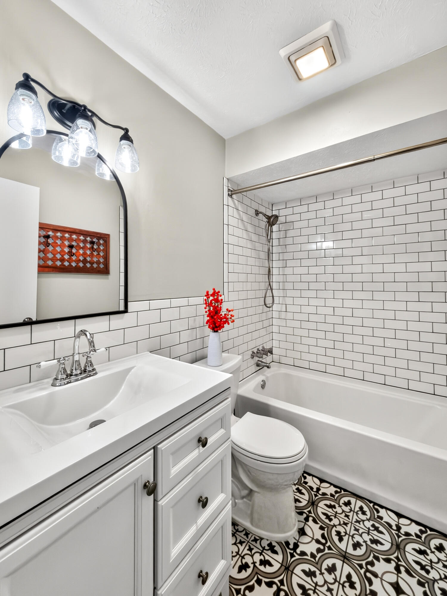 15 Price Avenue Property Photo 27