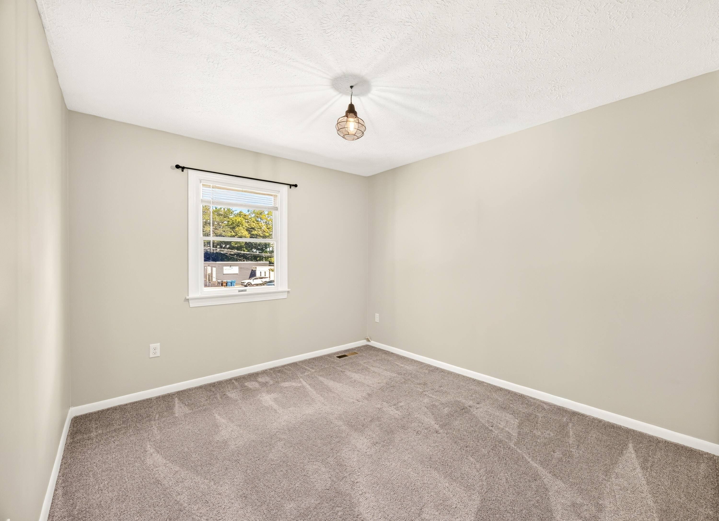 15 Price Avenue Property Photo 31