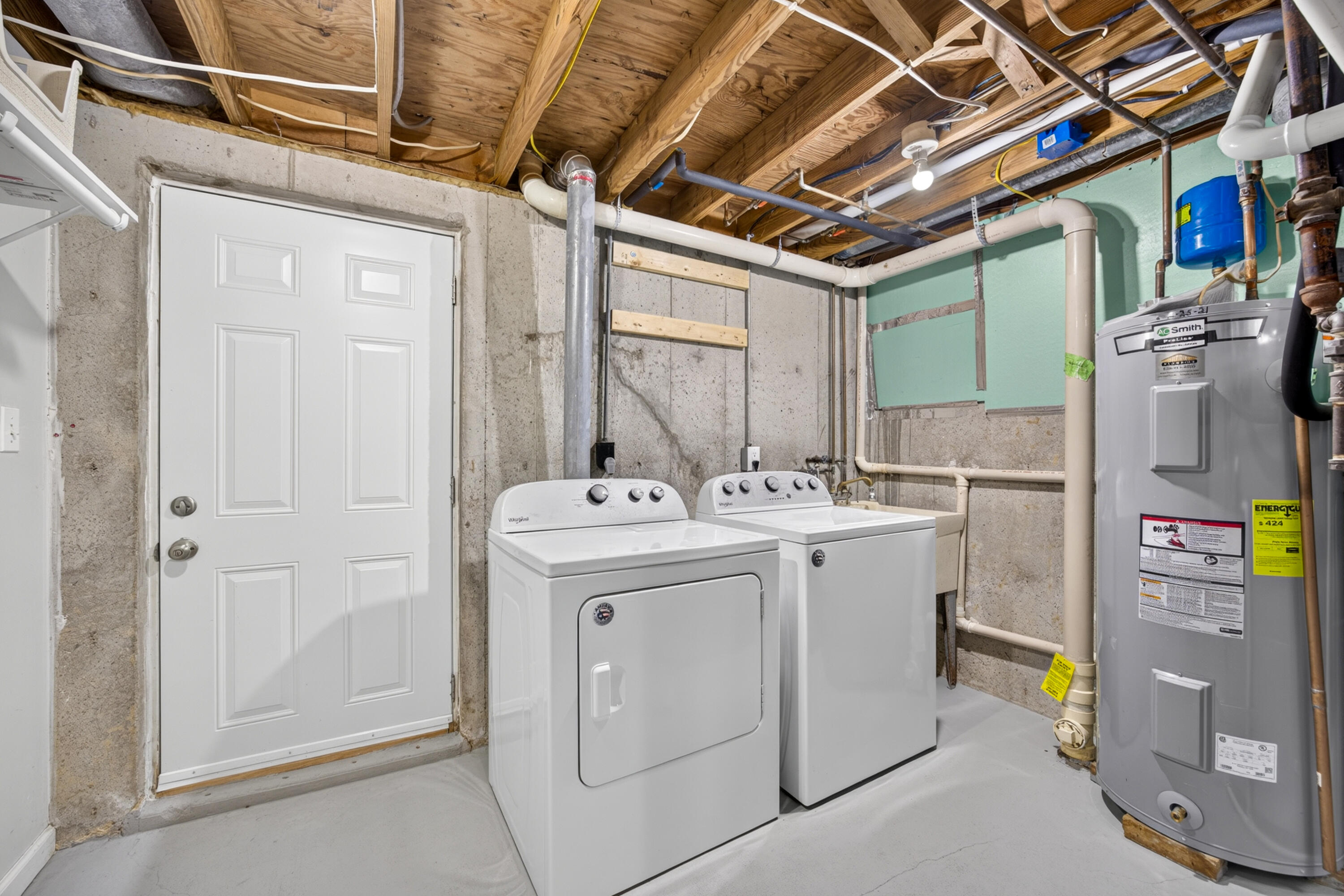 15 Price Avenue Property Photo 40
