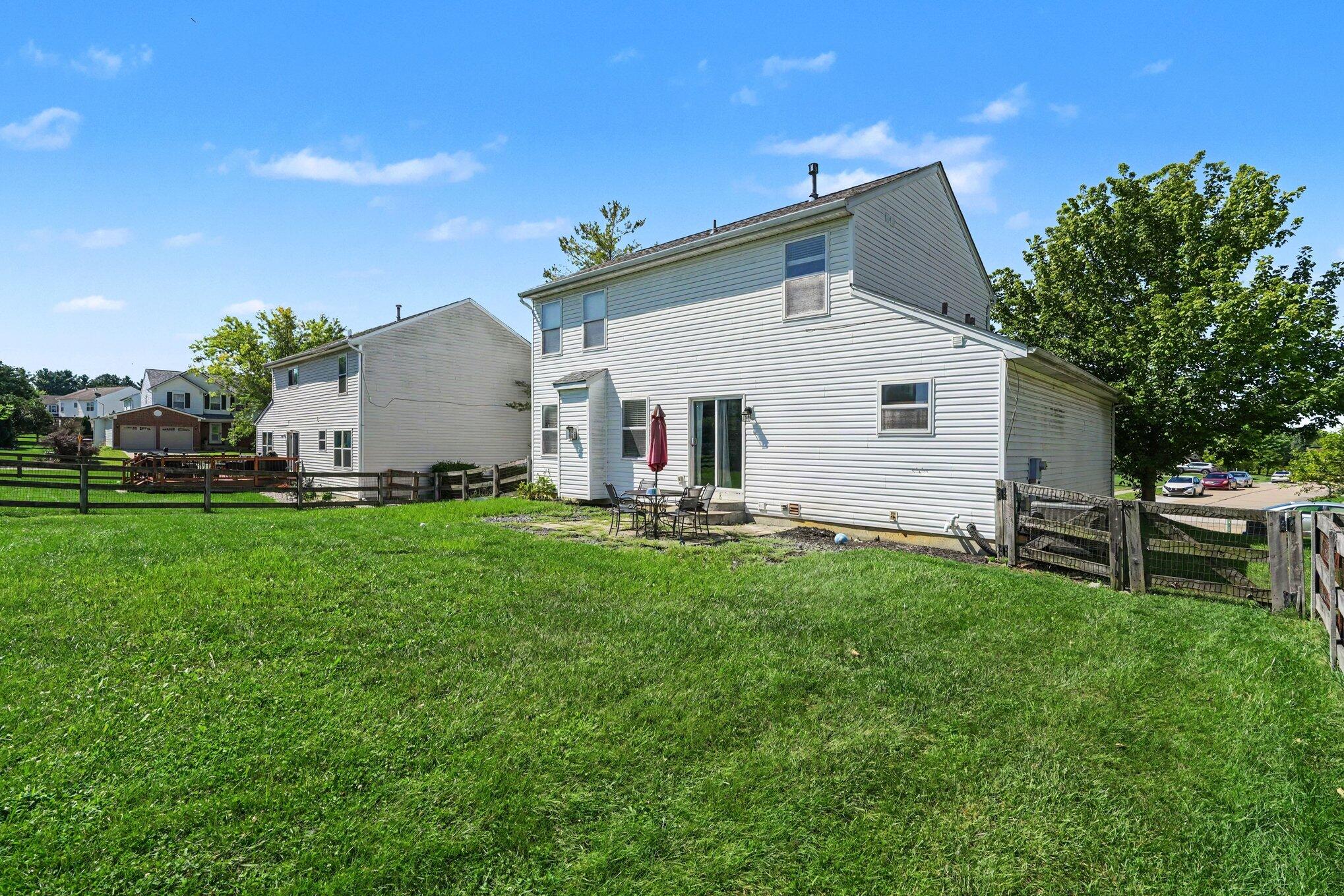 966 Surfridge Drive Property Photo 2