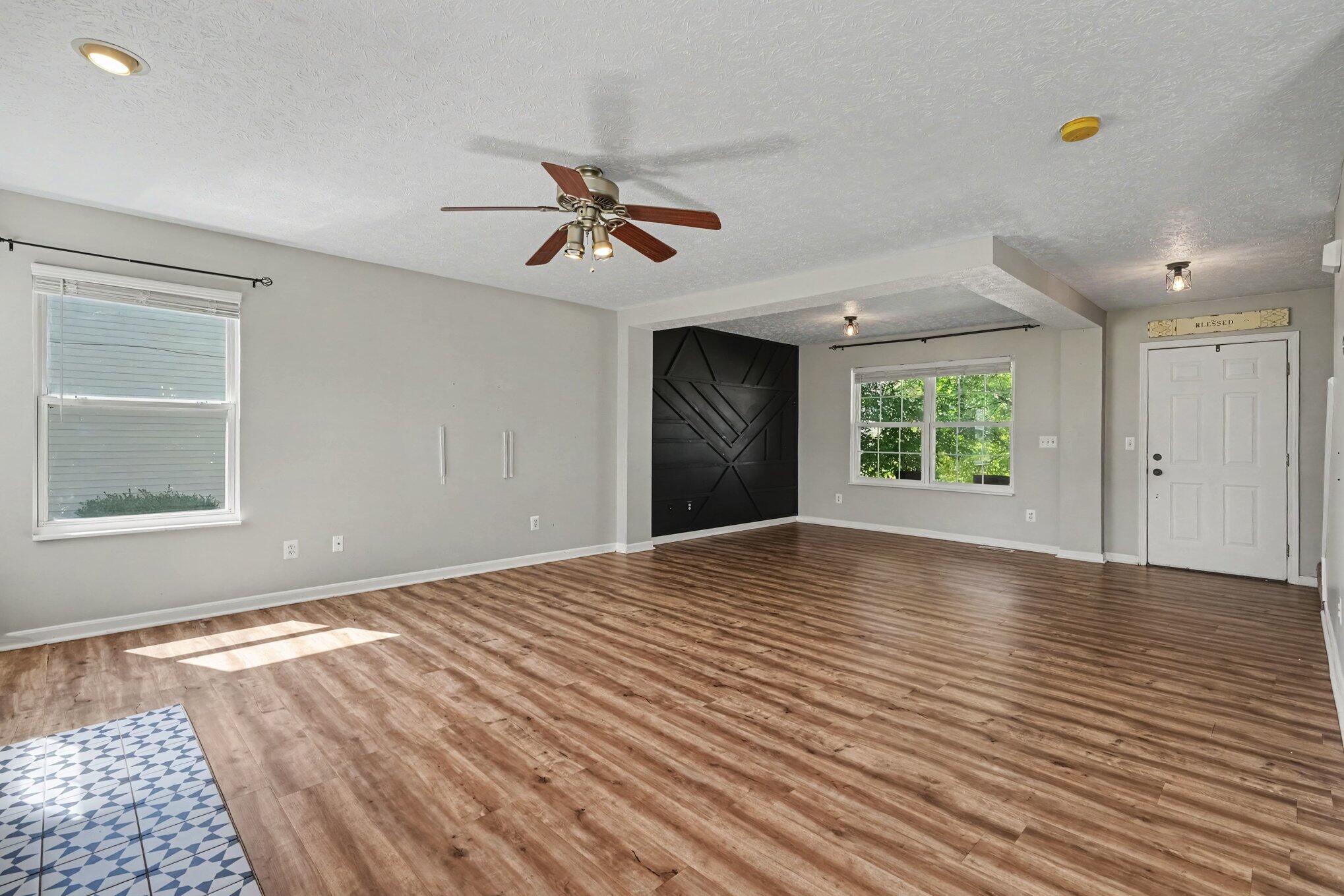 966 Surfridge Drive Property Photo 5
