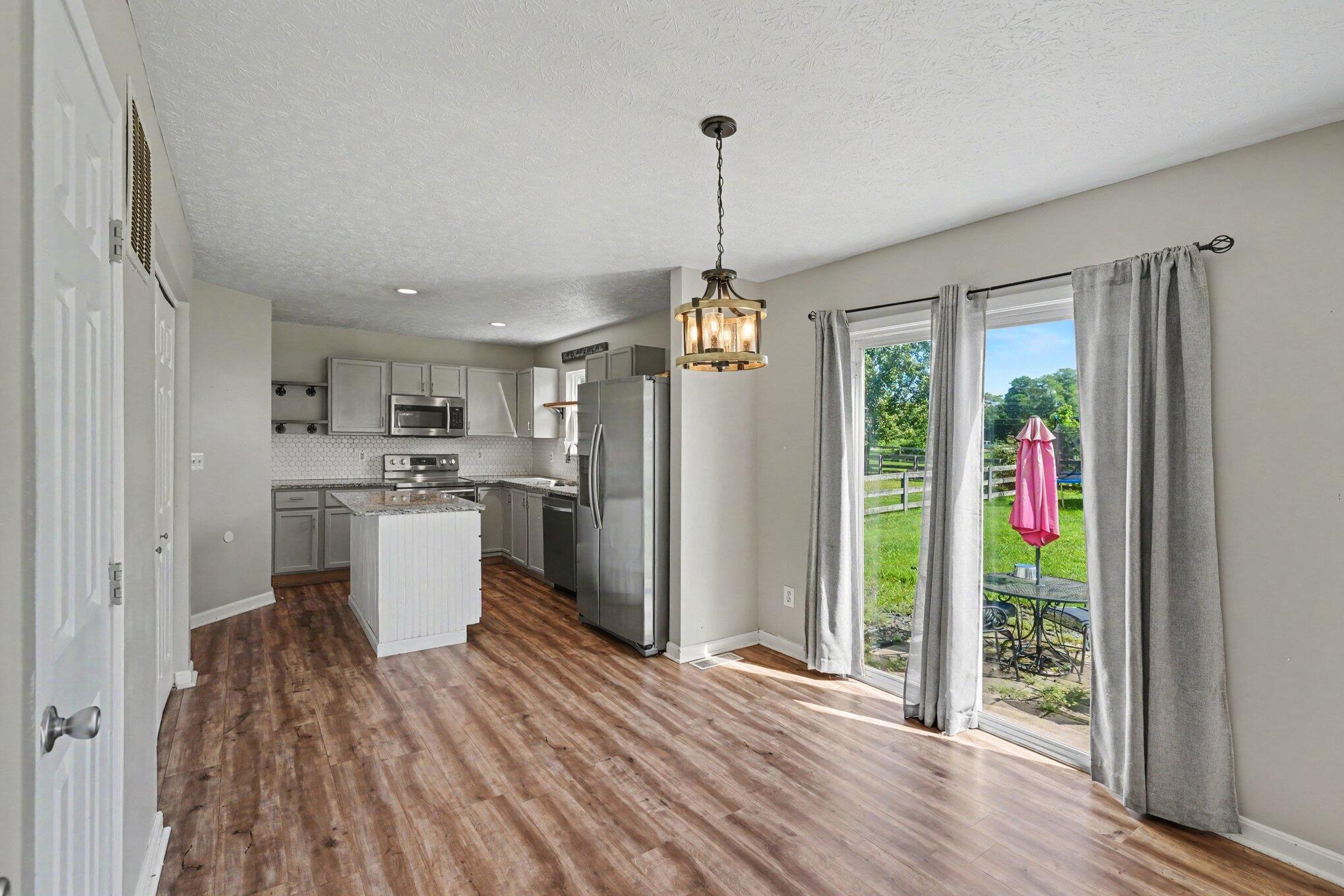966 Surfridge Drive Property Photo 10