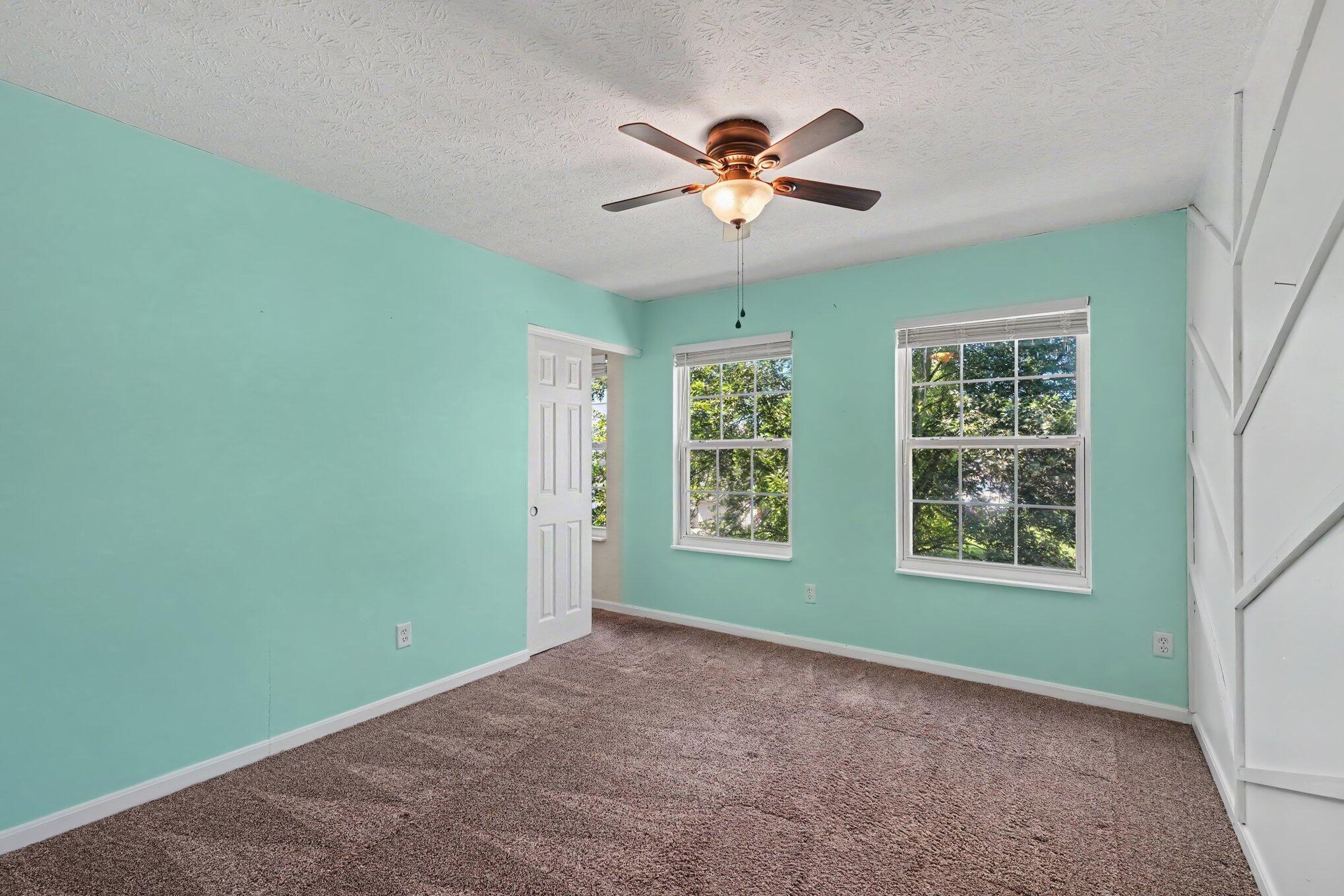 966 Surfridge Drive Property Photo 16
