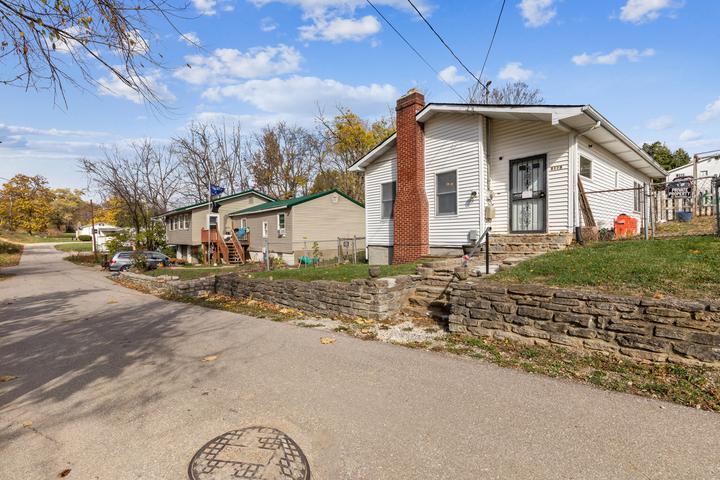 6118 Grove Road Property Photo 1