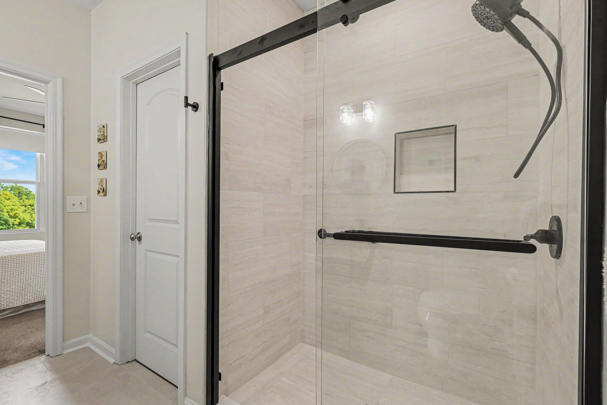 400 Aintree Drive Property Photo 14