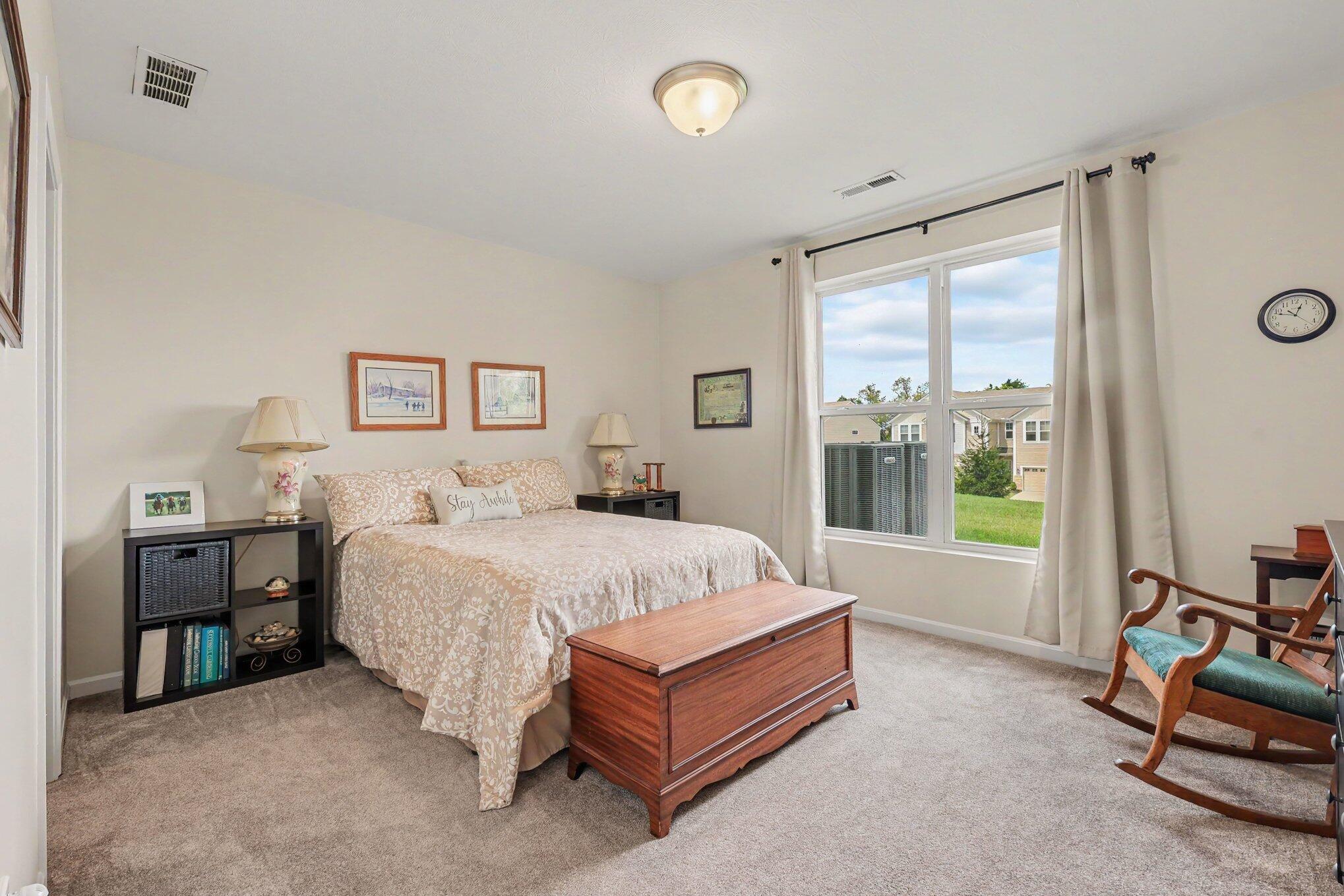 400 Aintree Drive Property Photo 16