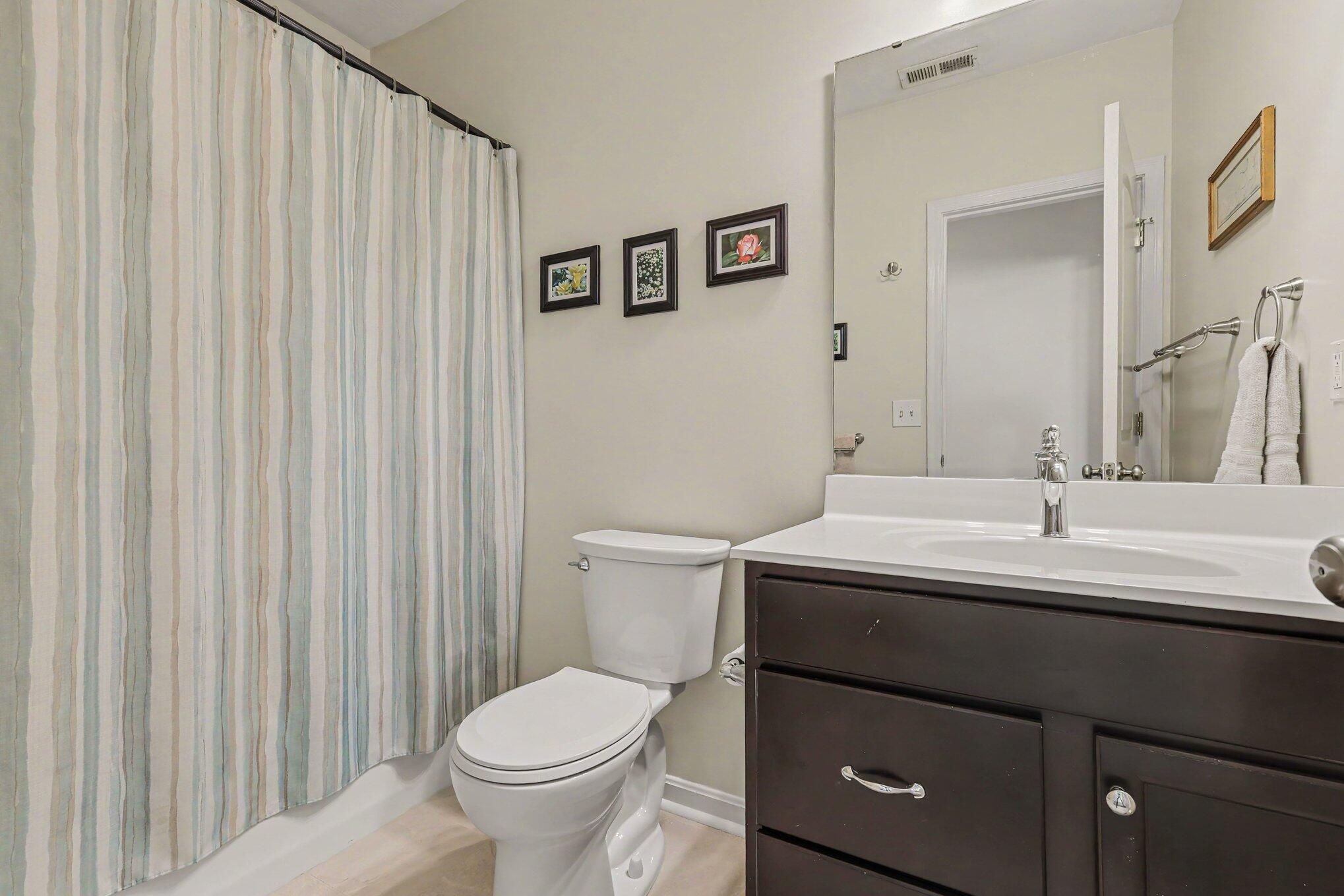 400 Aintree Drive Property Photo 17