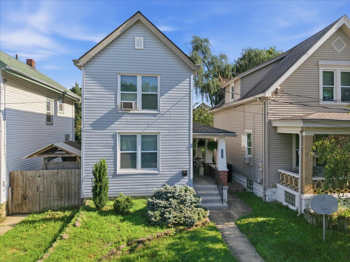112 E 41st Street Property Photo 1