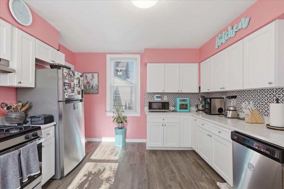 112 E 41st Street Property Photo 11