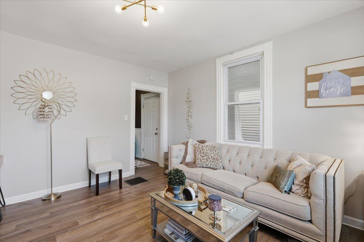 112 E 41st Street Property Photo 14