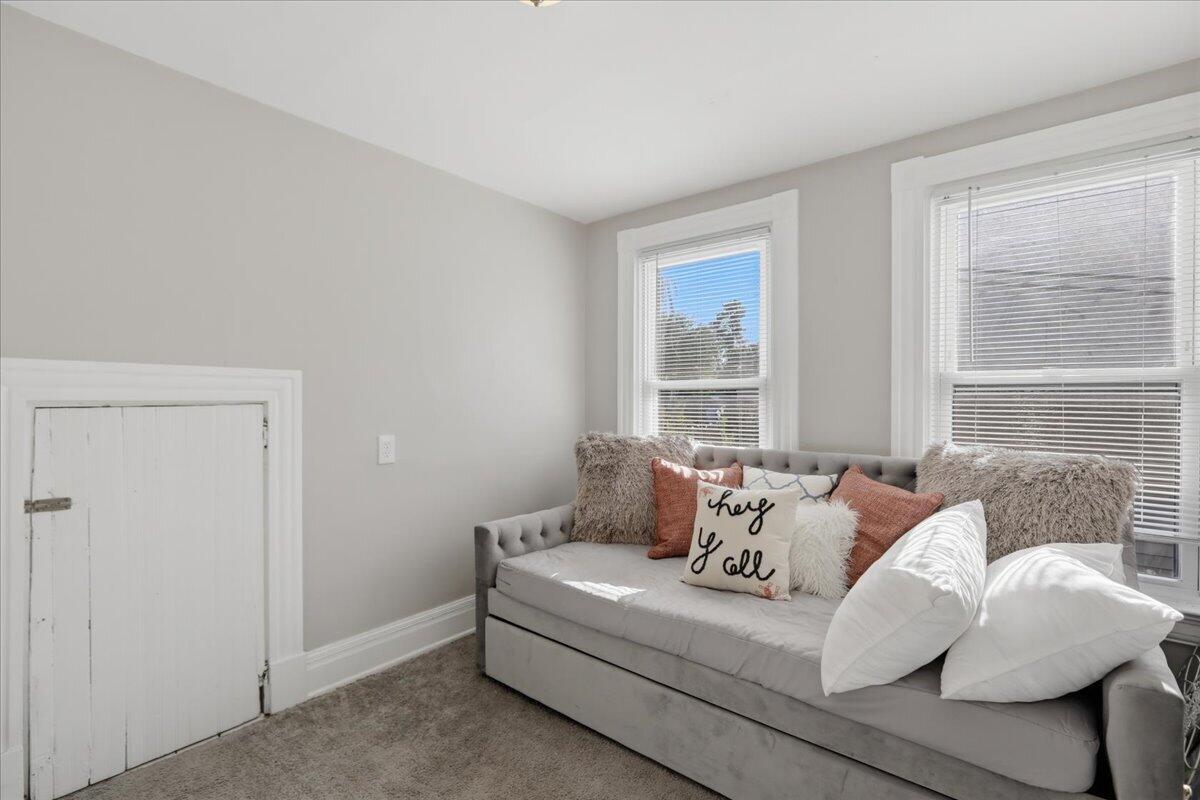 112 E 41st Street Property Photo 20