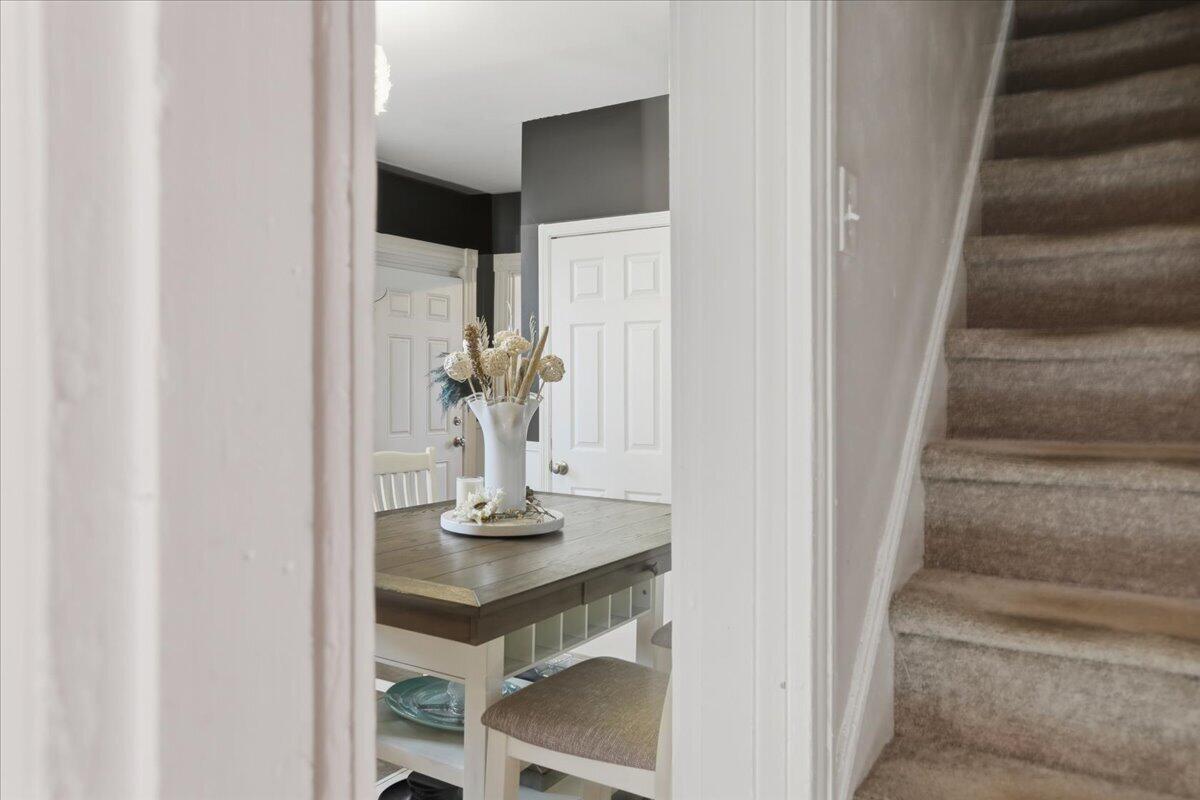 112 E 41st Street Property Photo 21