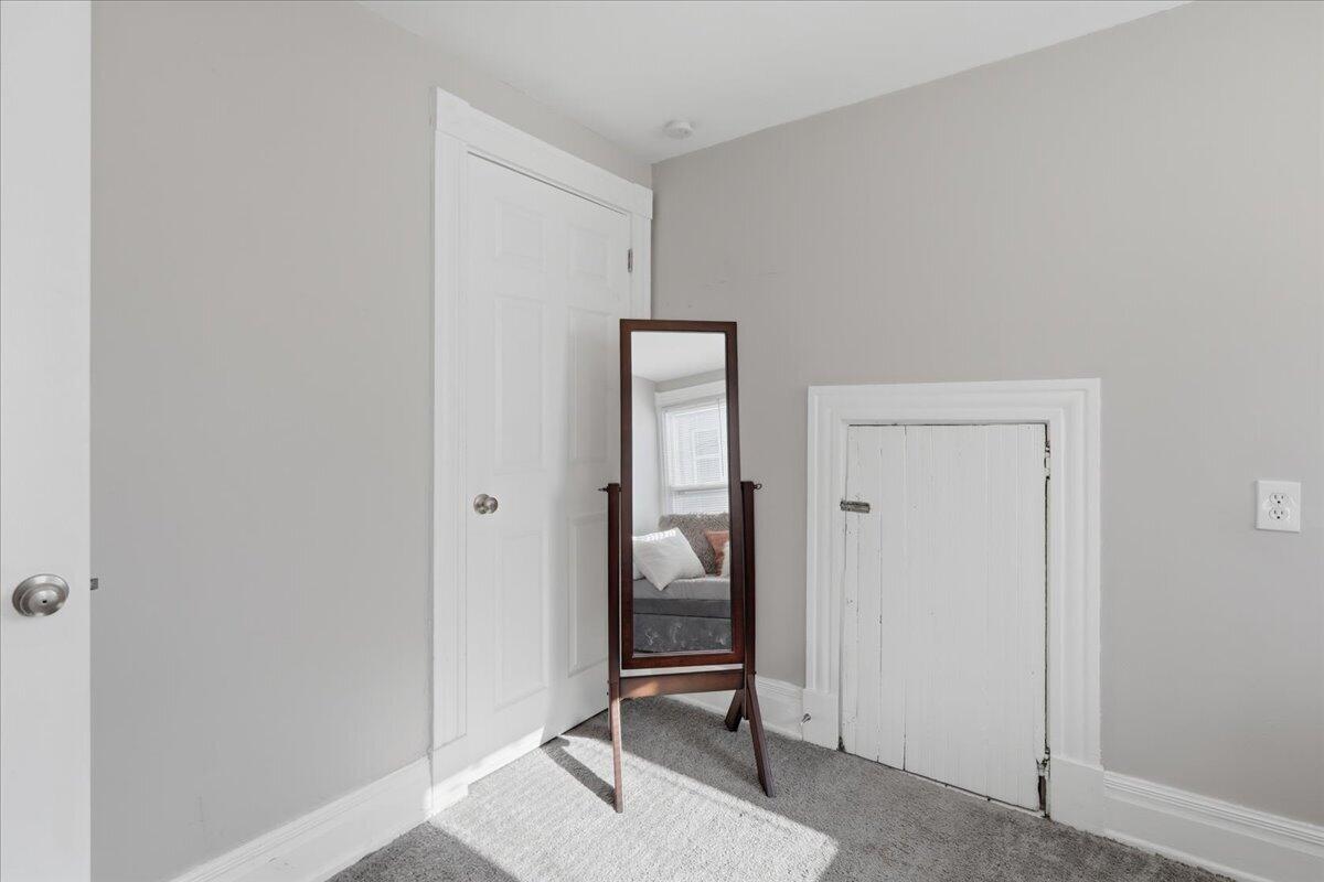 112 E 41st Street Property Photo 22