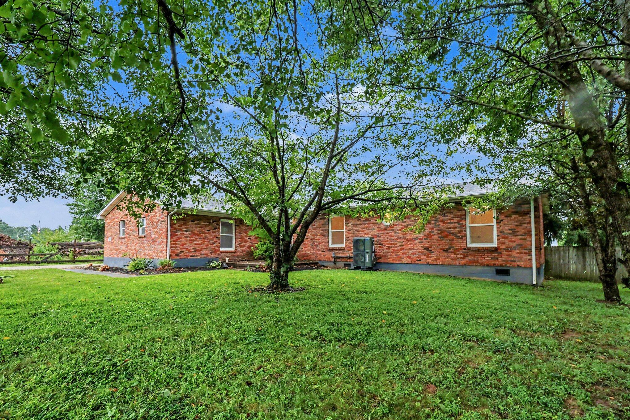 7469 E Bend Road Property Photo 2