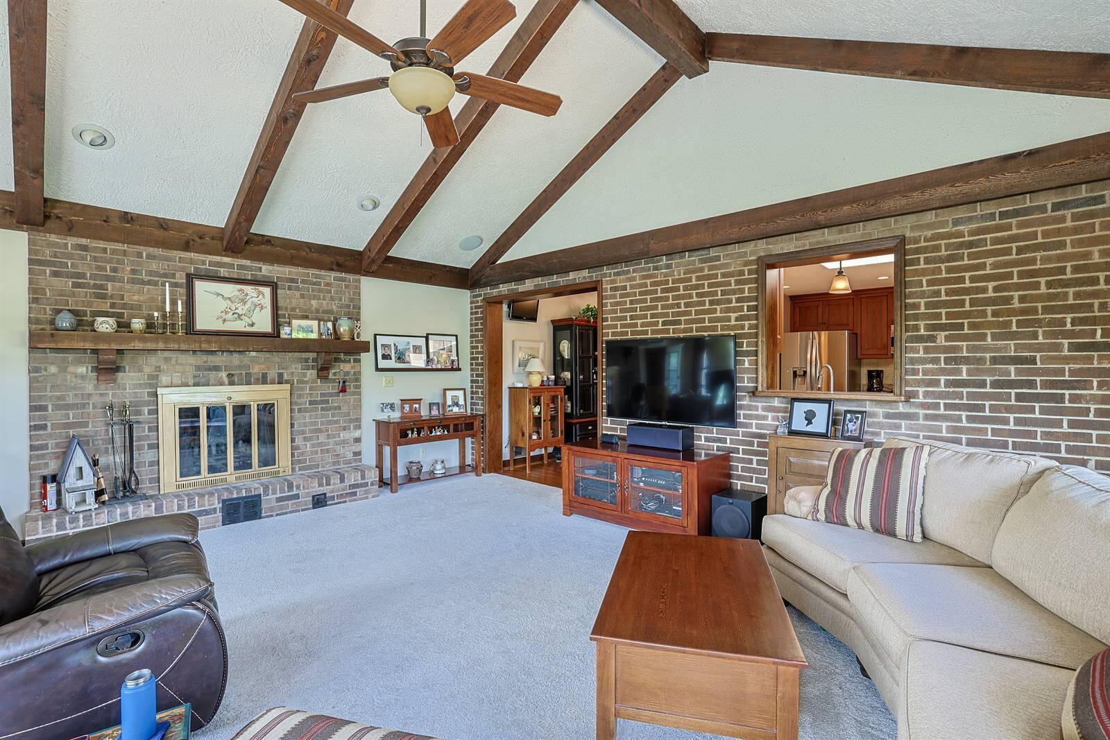 464 General Drive Property Photo 8