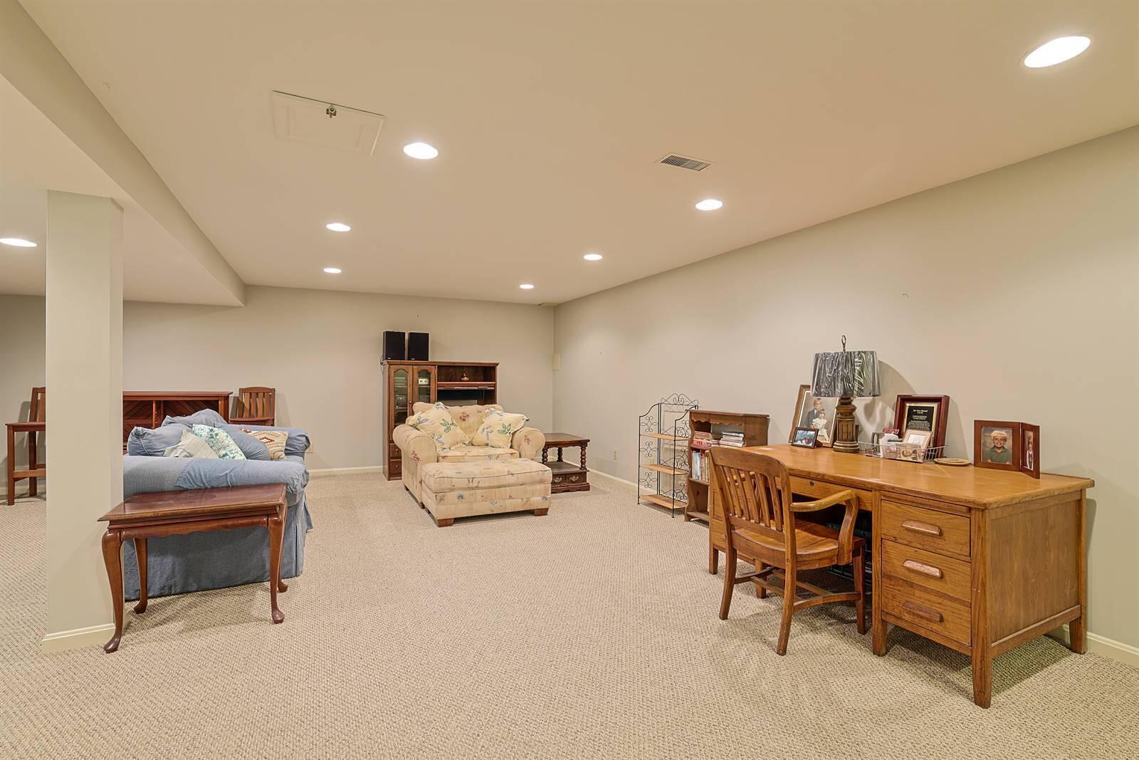 464 General Drive Property Photo 21