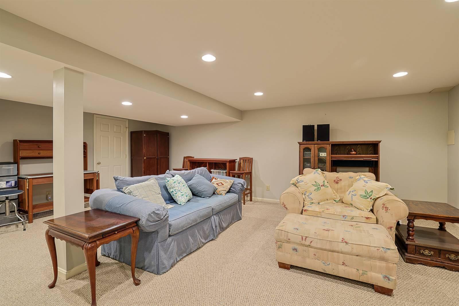 464 General Drive Property Photo 22