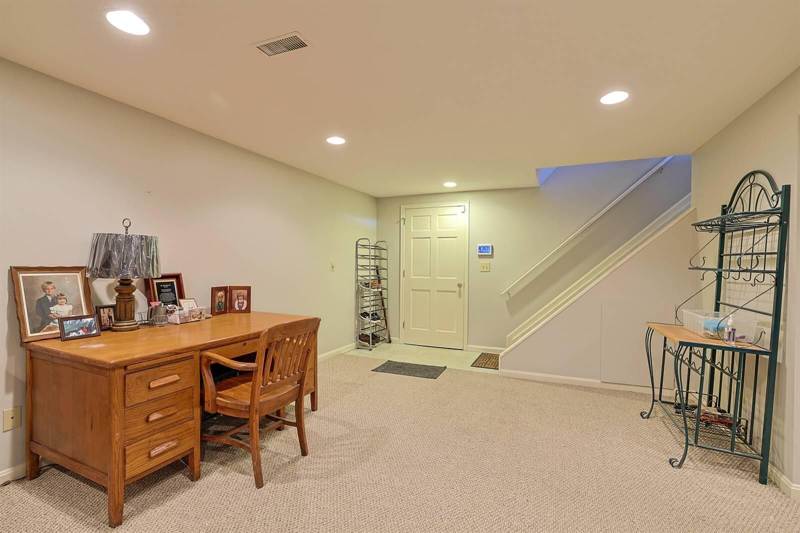 464 General Drive Property Photo 23