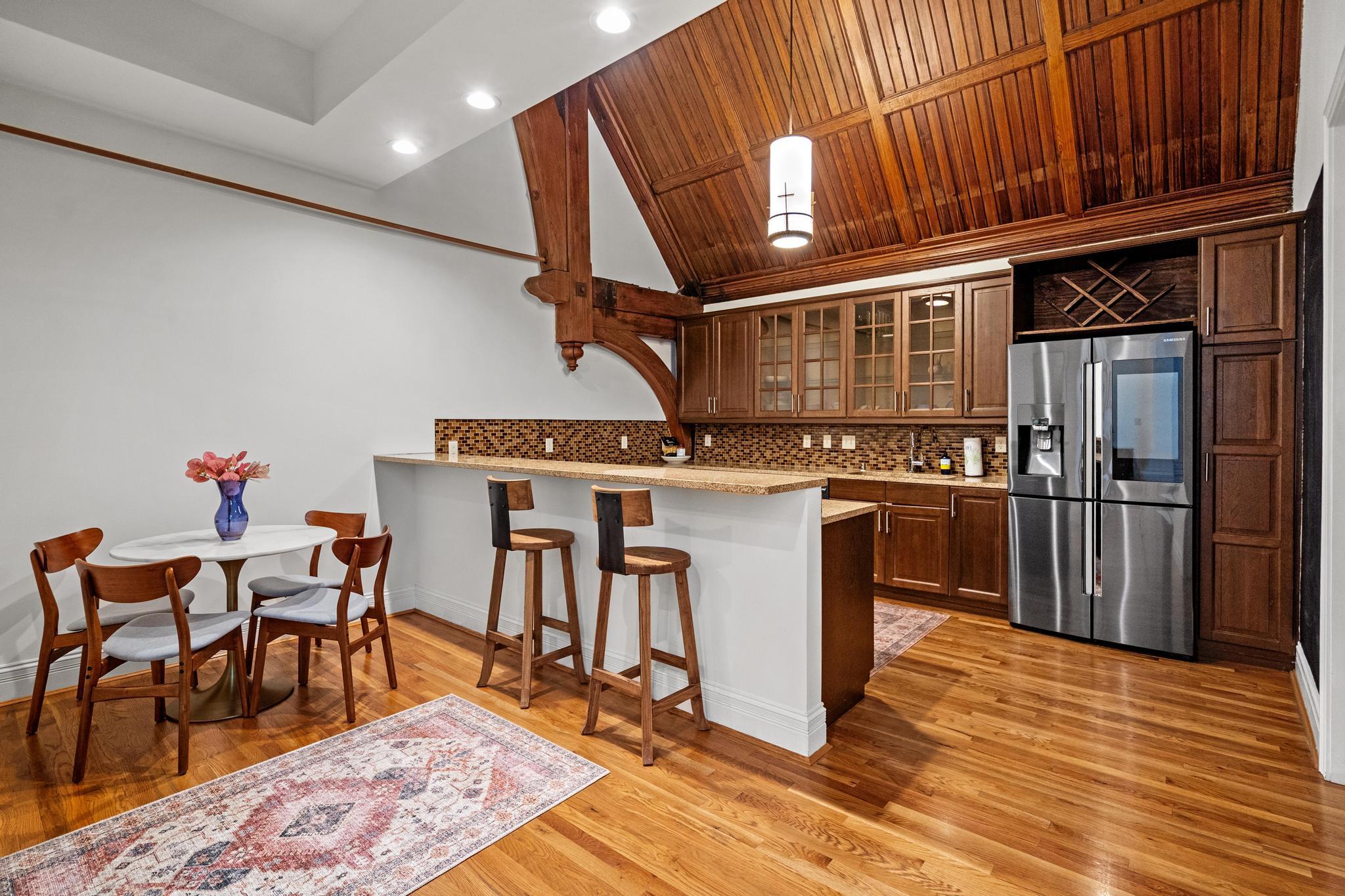 320 Poplar Street, A Property Photo 6